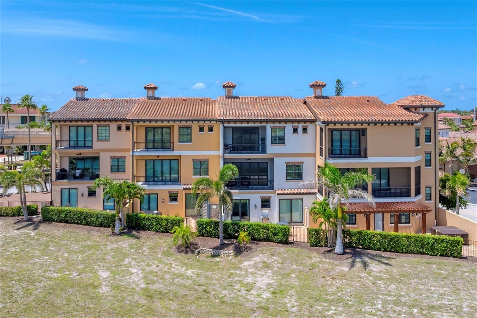 Image 39 of 47 For 209 Venice Avenue