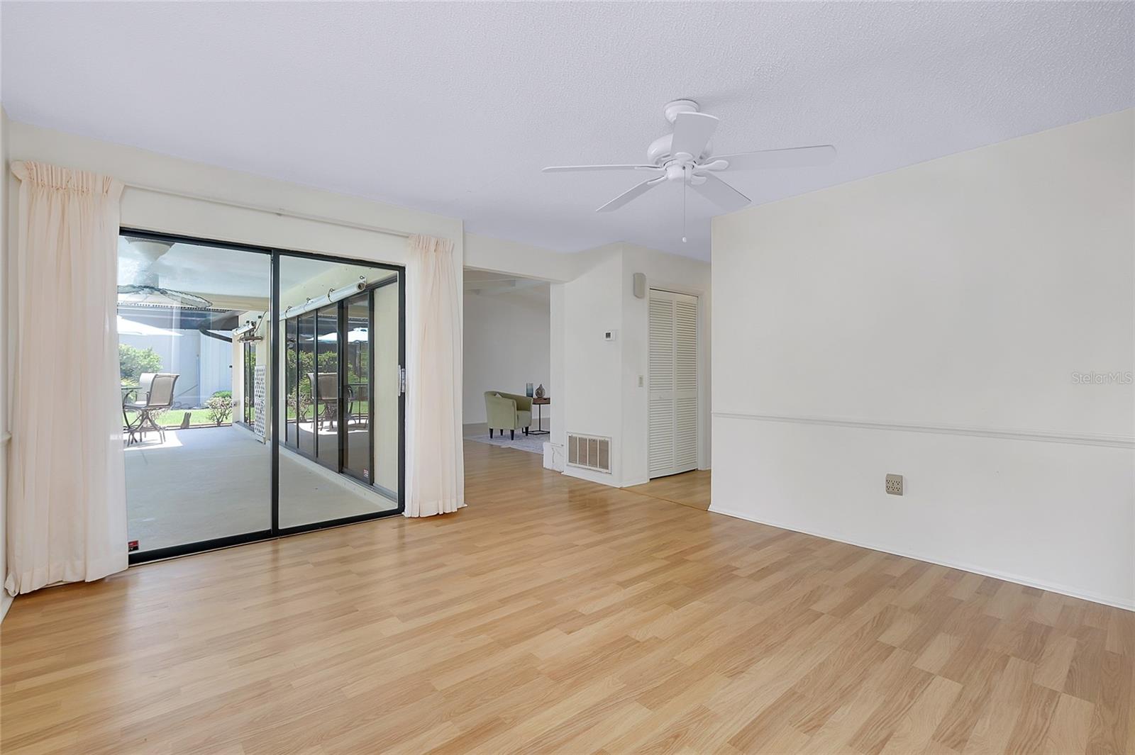 Image 21 of 95 For 915 Doral Lane