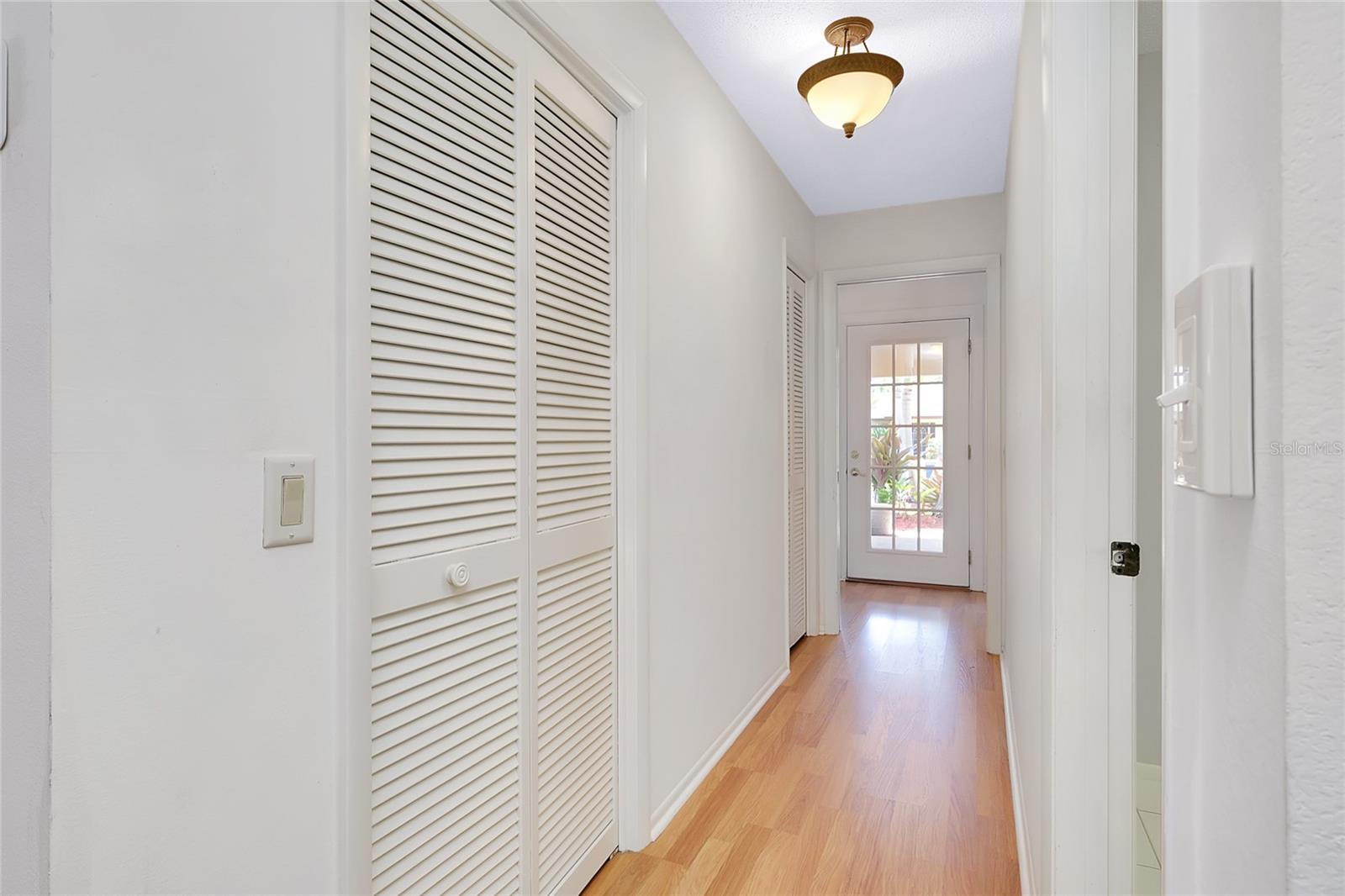 Image 24 of 95 For 915 Doral Lane