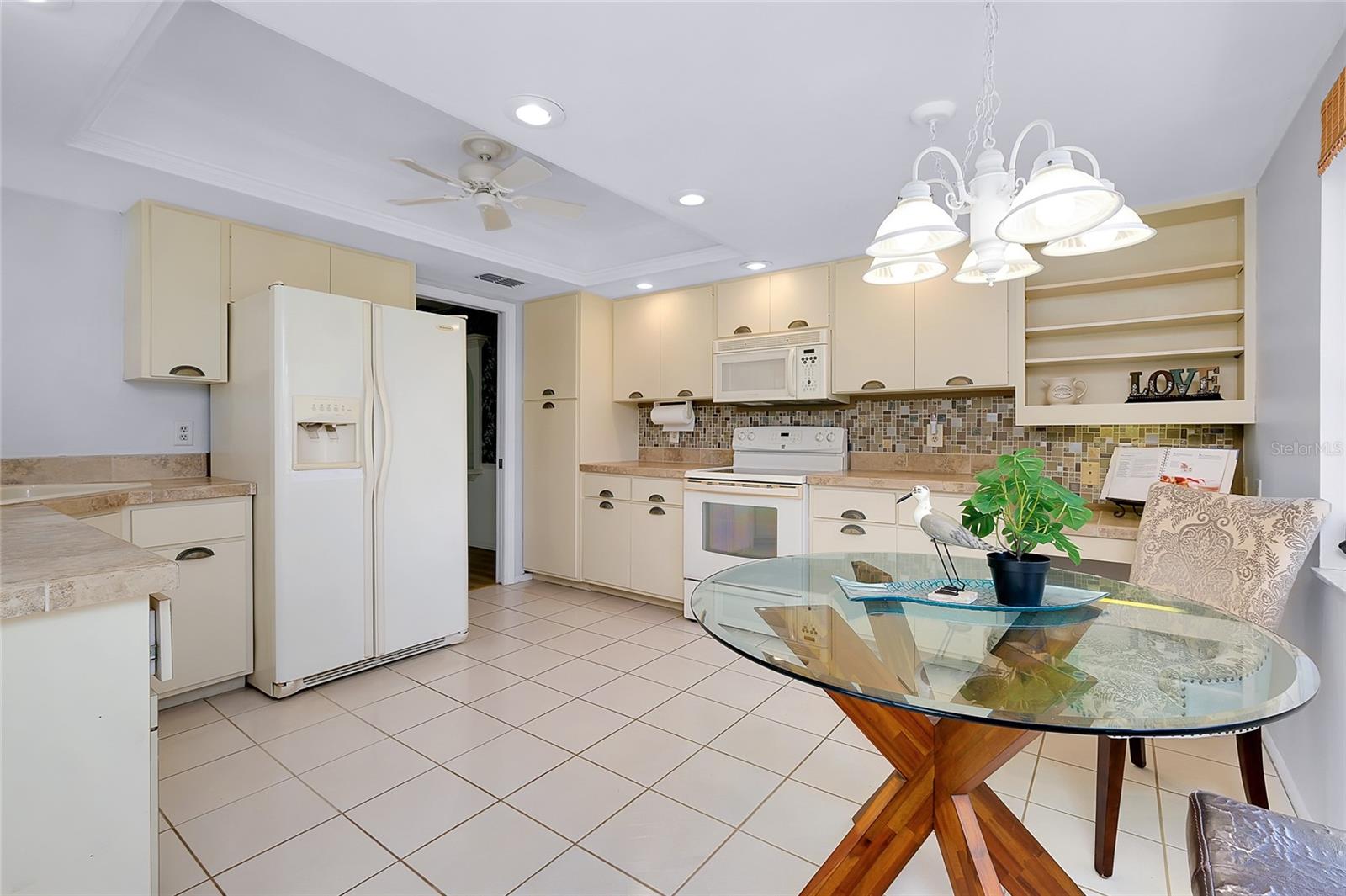 Image 30 of 95 For 915 Doral Lane