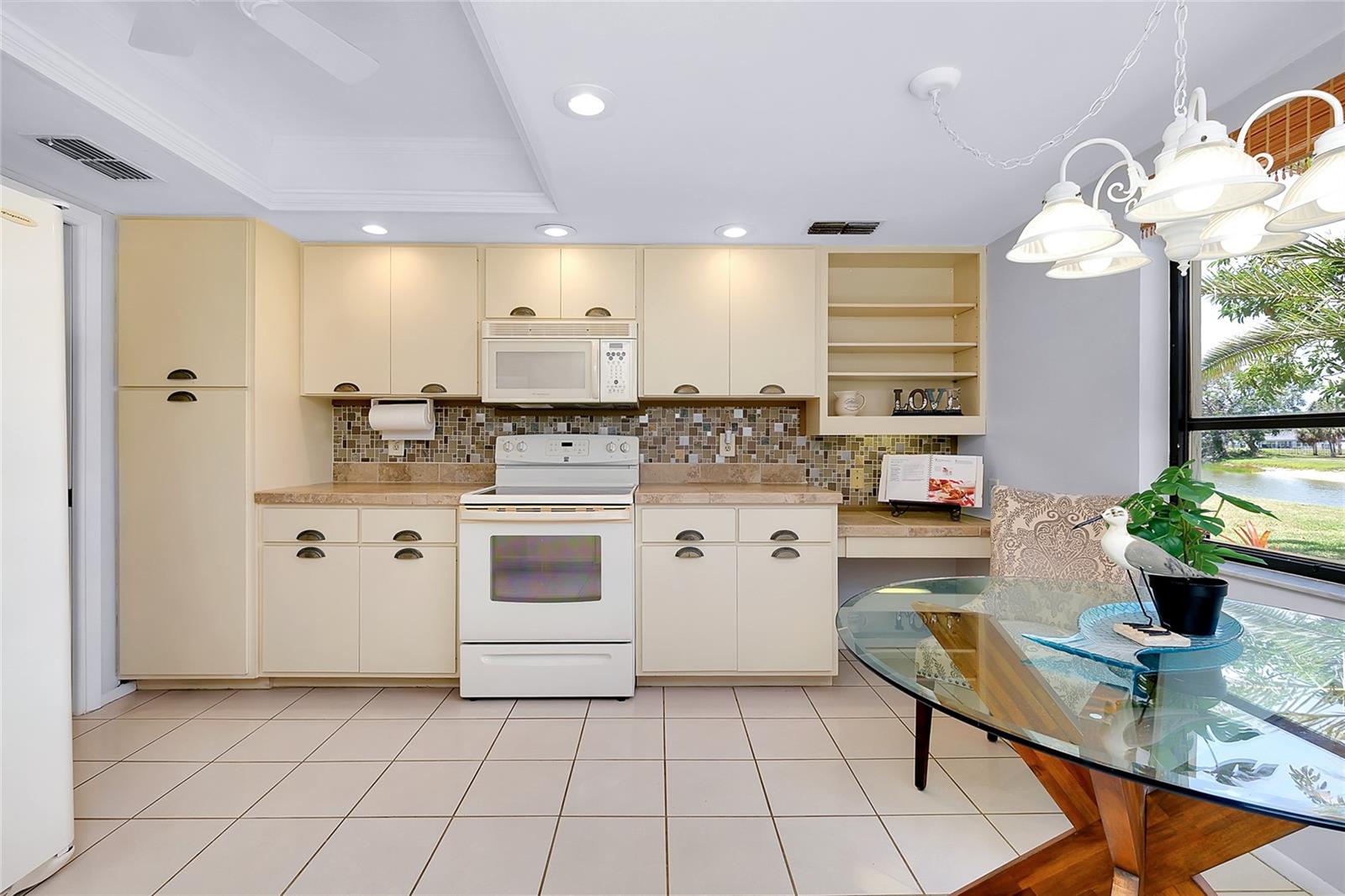 Image 31 of 95 For 915 Doral Lane