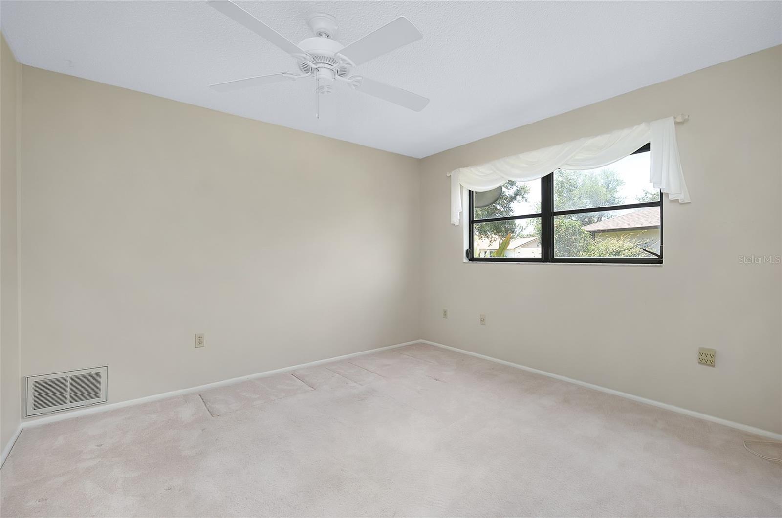 Image 47 of 95 For 915 Doral Lane