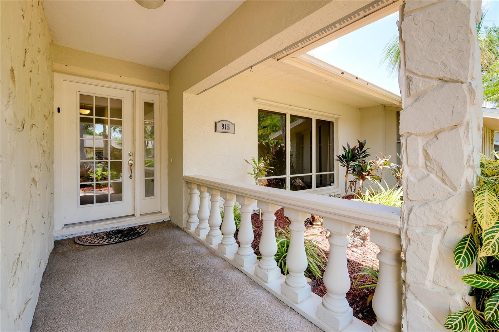 Image 5 of 95 For 915 Doral Lane