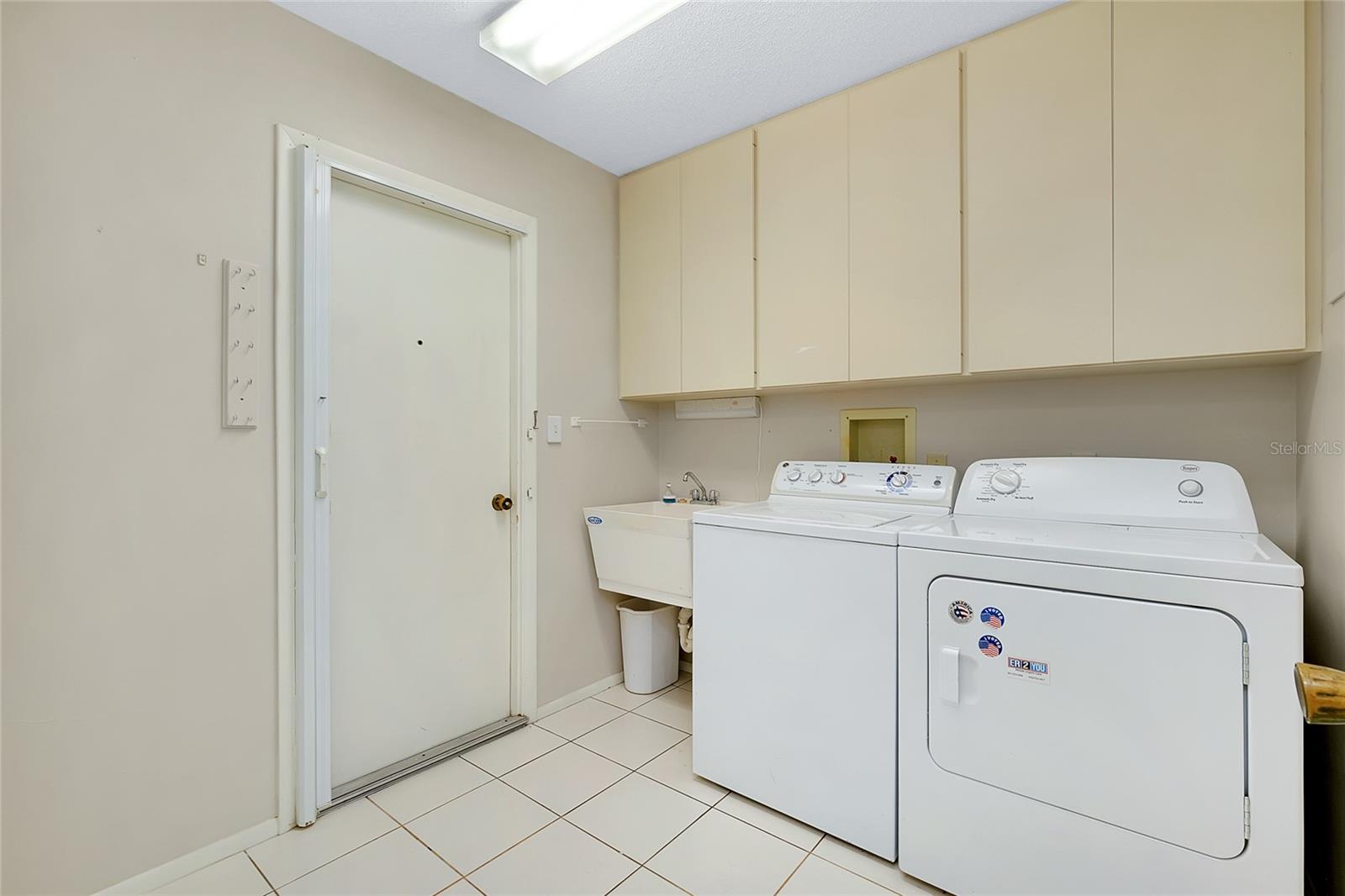 Image 52 of 95 For 915 Doral Lane