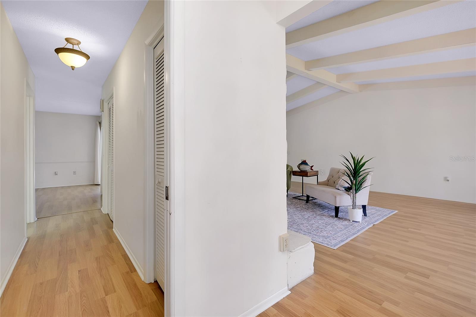 Image 6 of 95 For 915 Doral Lane