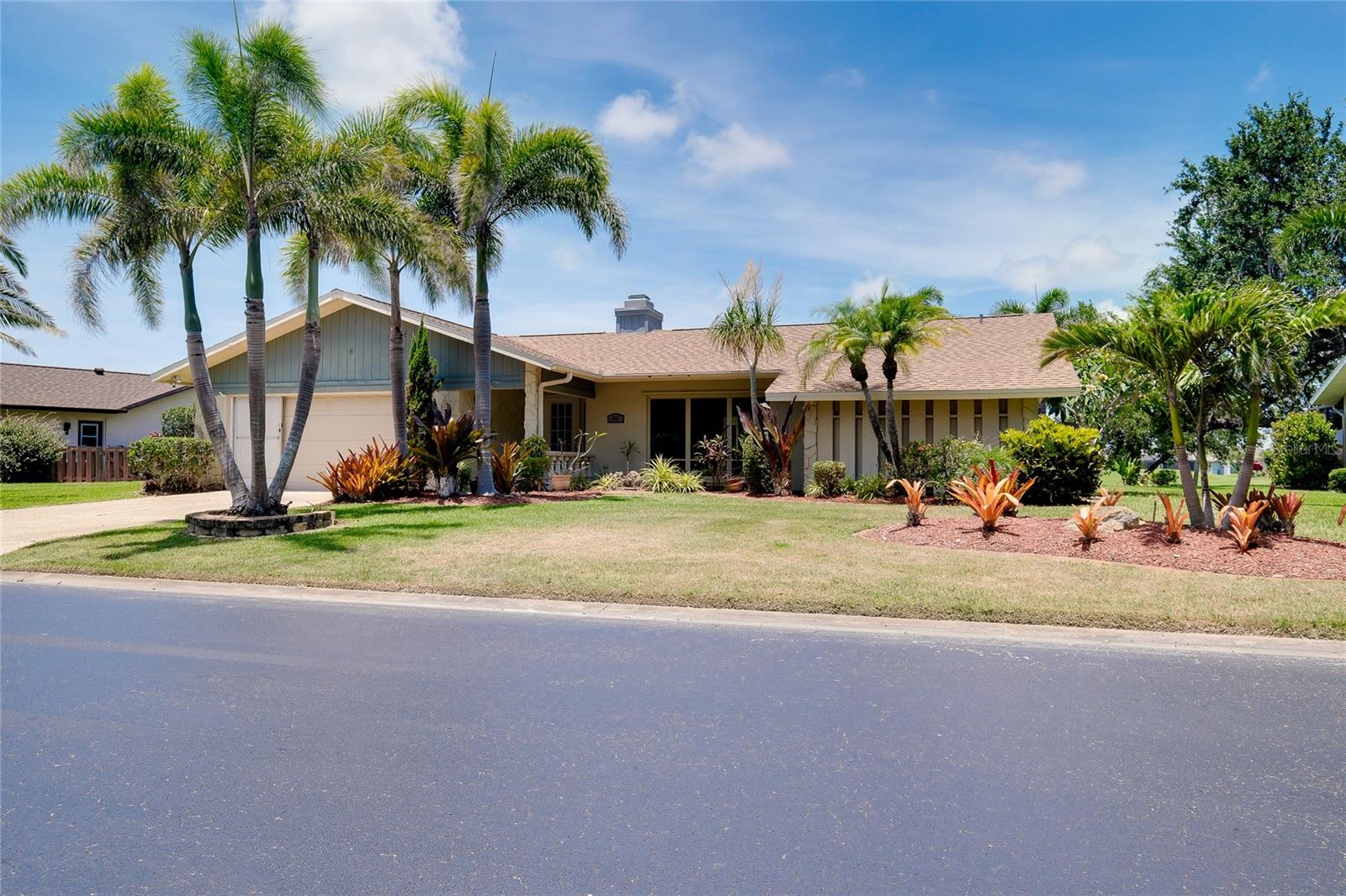 Image 74 of 95 For 915 Doral Lane