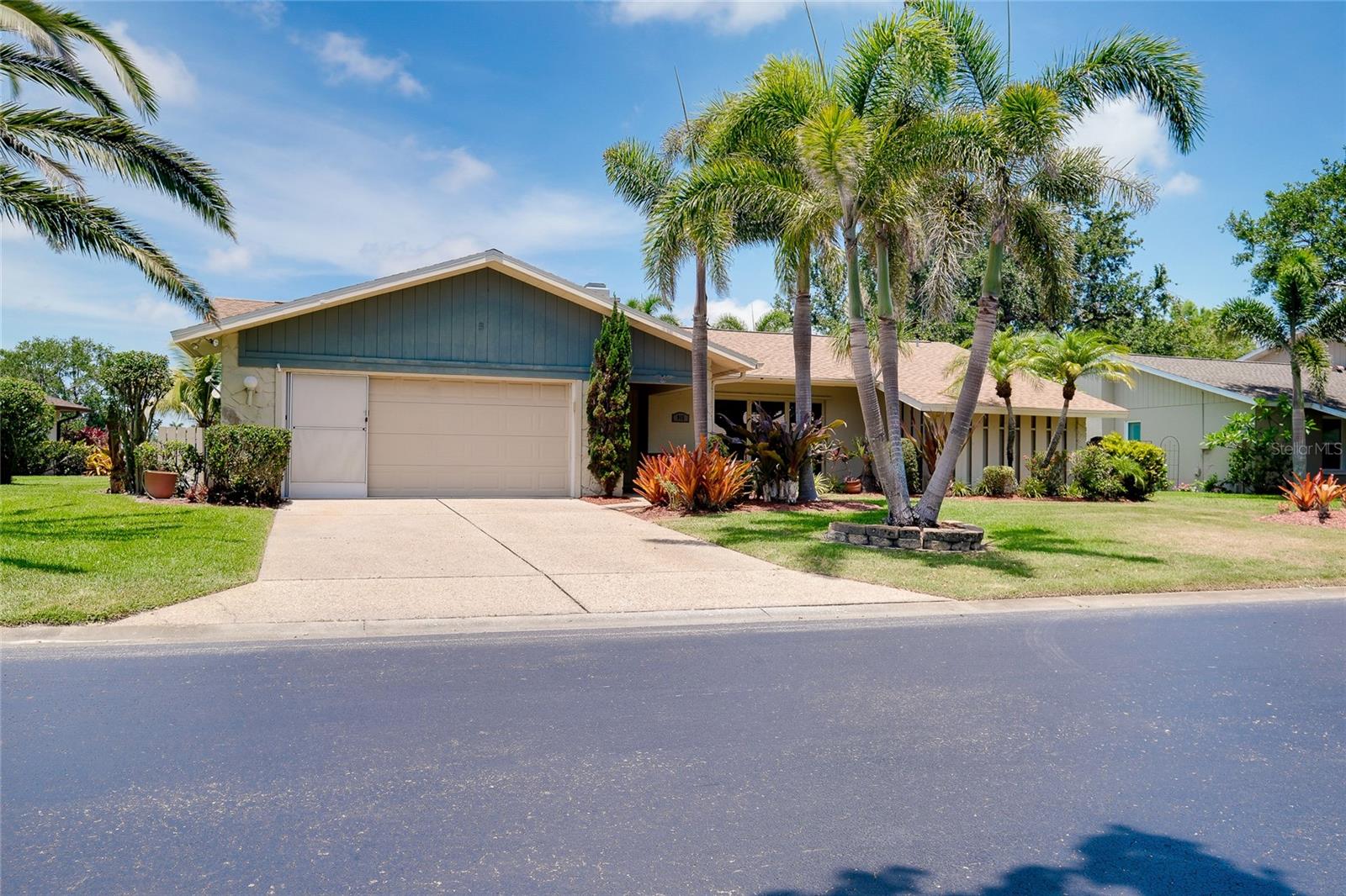 Image 76 of 95 For 915 Doral Lane