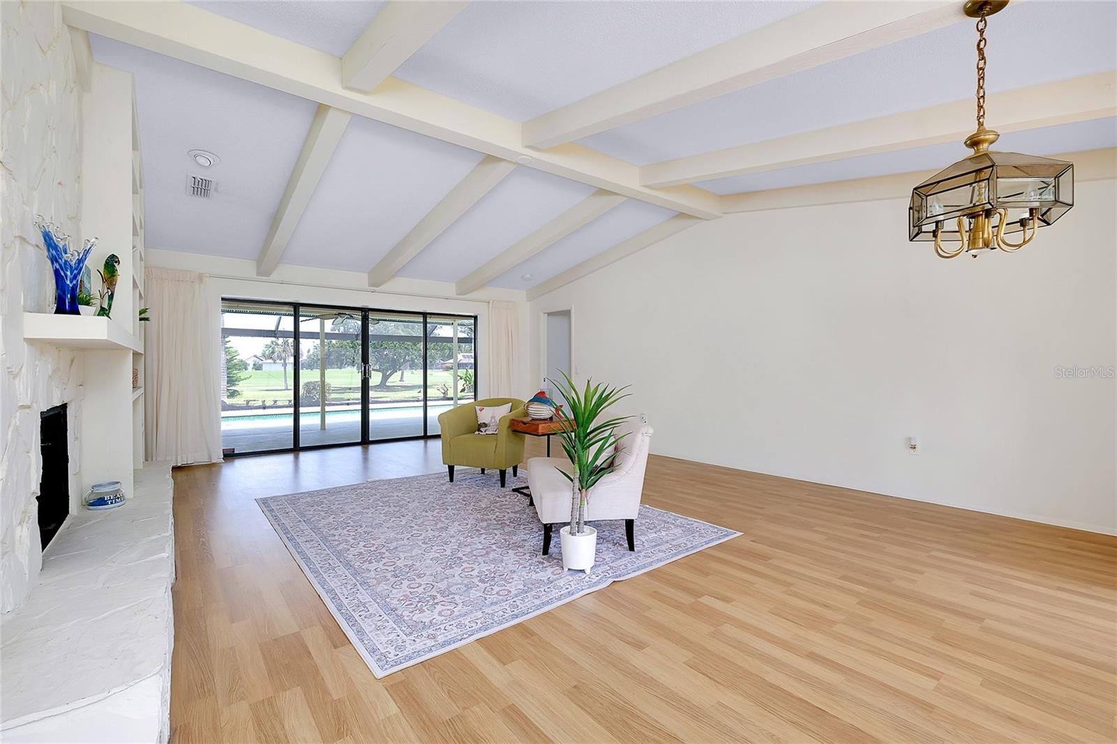 Image 9 of 95 For 915 Doral Lane