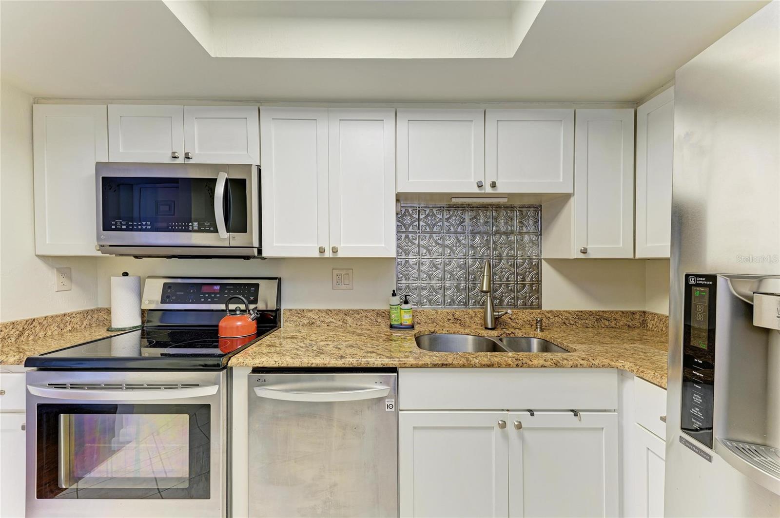 Image 13 of 71 For 618 Bird Bay Drive S 110