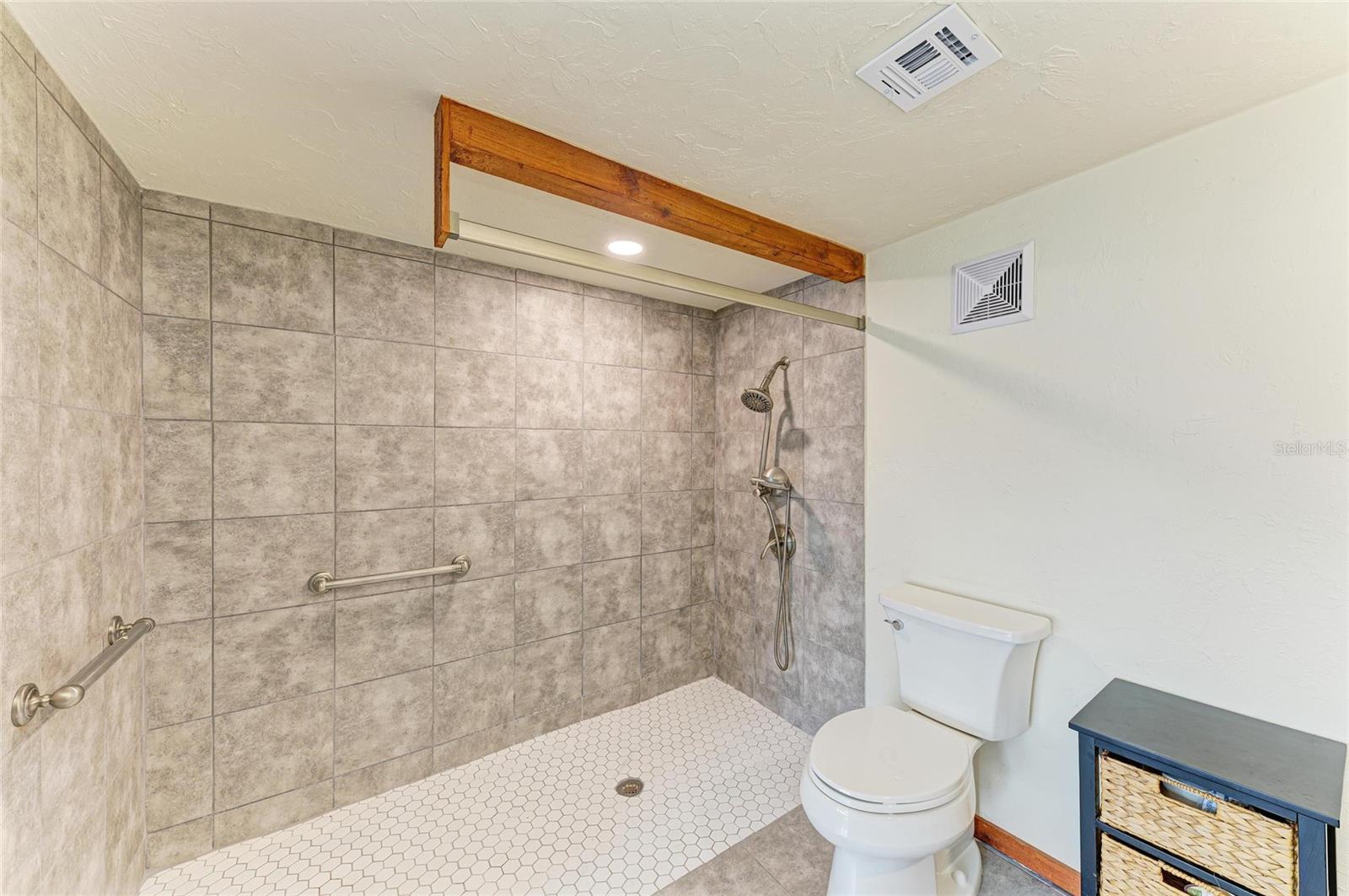 Image 30 of 71 For 618 Bird Bay Drive S 110