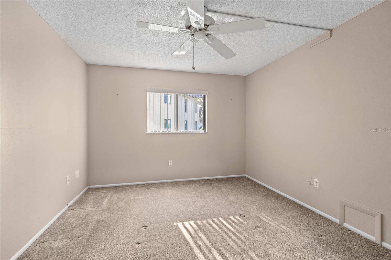 Image 13 of 26 For 1728 Lakeside Court 1720b