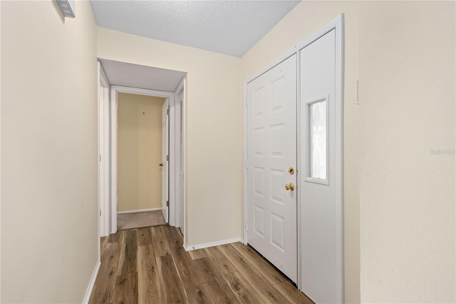 Image 15 of 26 For 1728 Lakeside Court 1720b