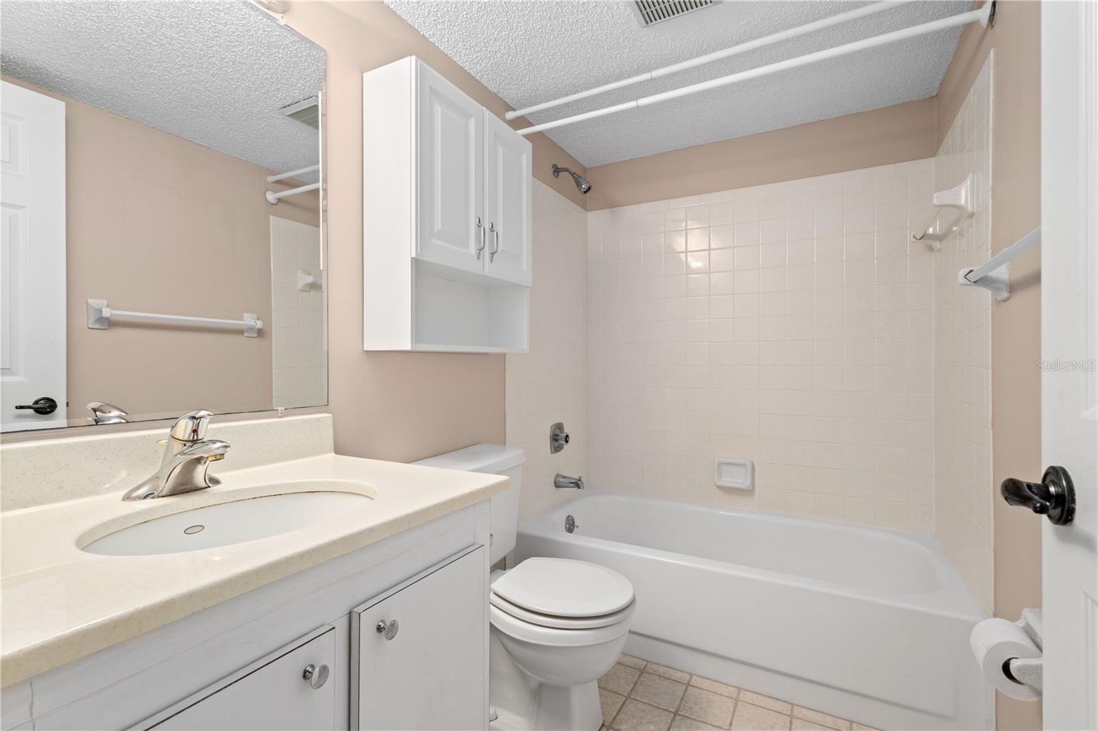 Image 16 of 26 For 1728 Lakeside Court 1720b