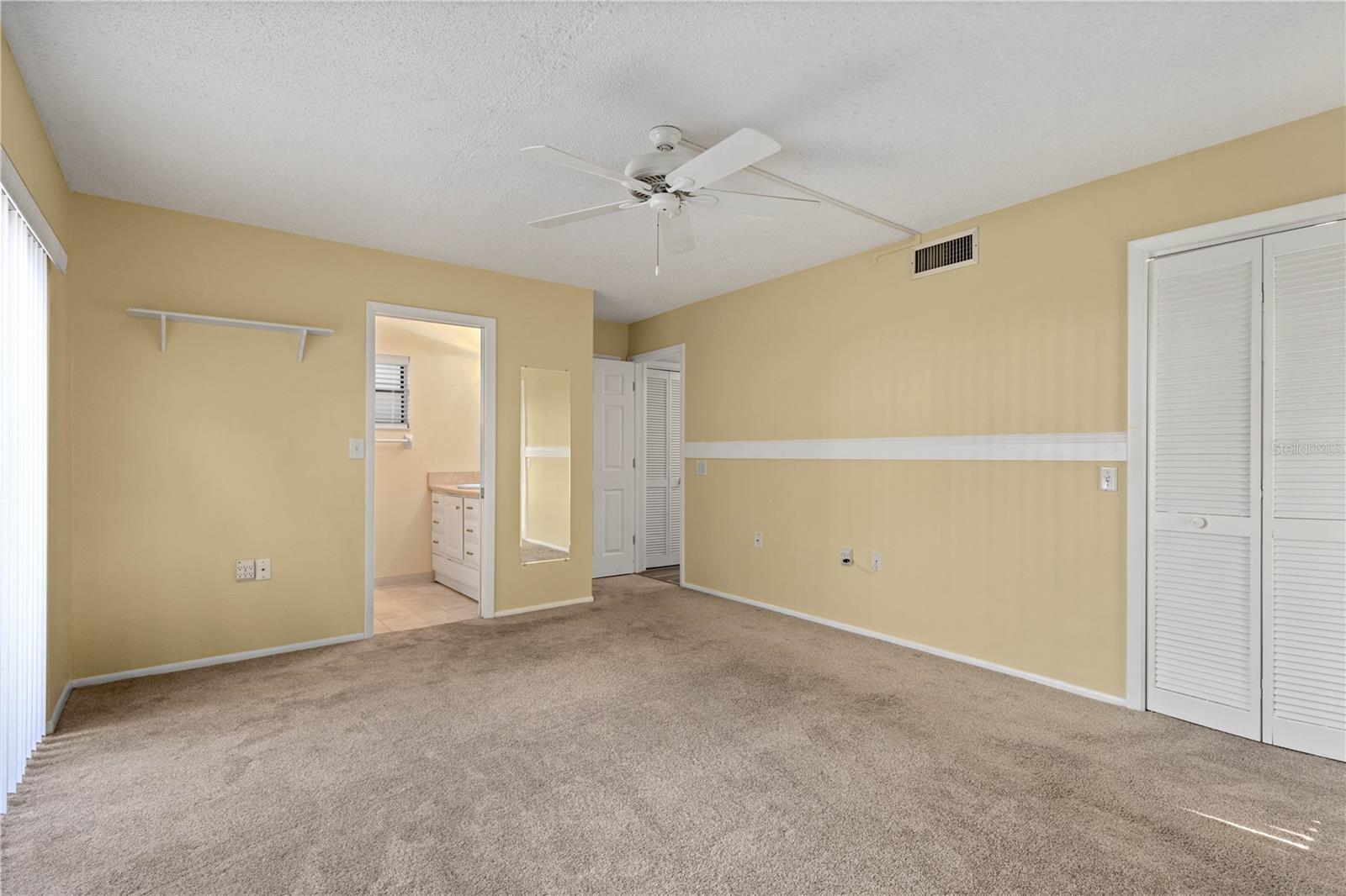 Image 18 of 26 For 1728 Lakeside Court 1720b