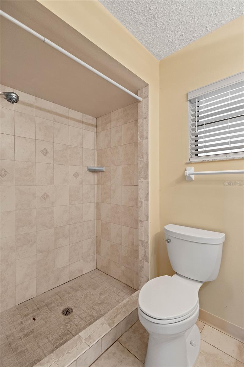 Image 20 of 26 For 1728 Lakeside Court 1720b