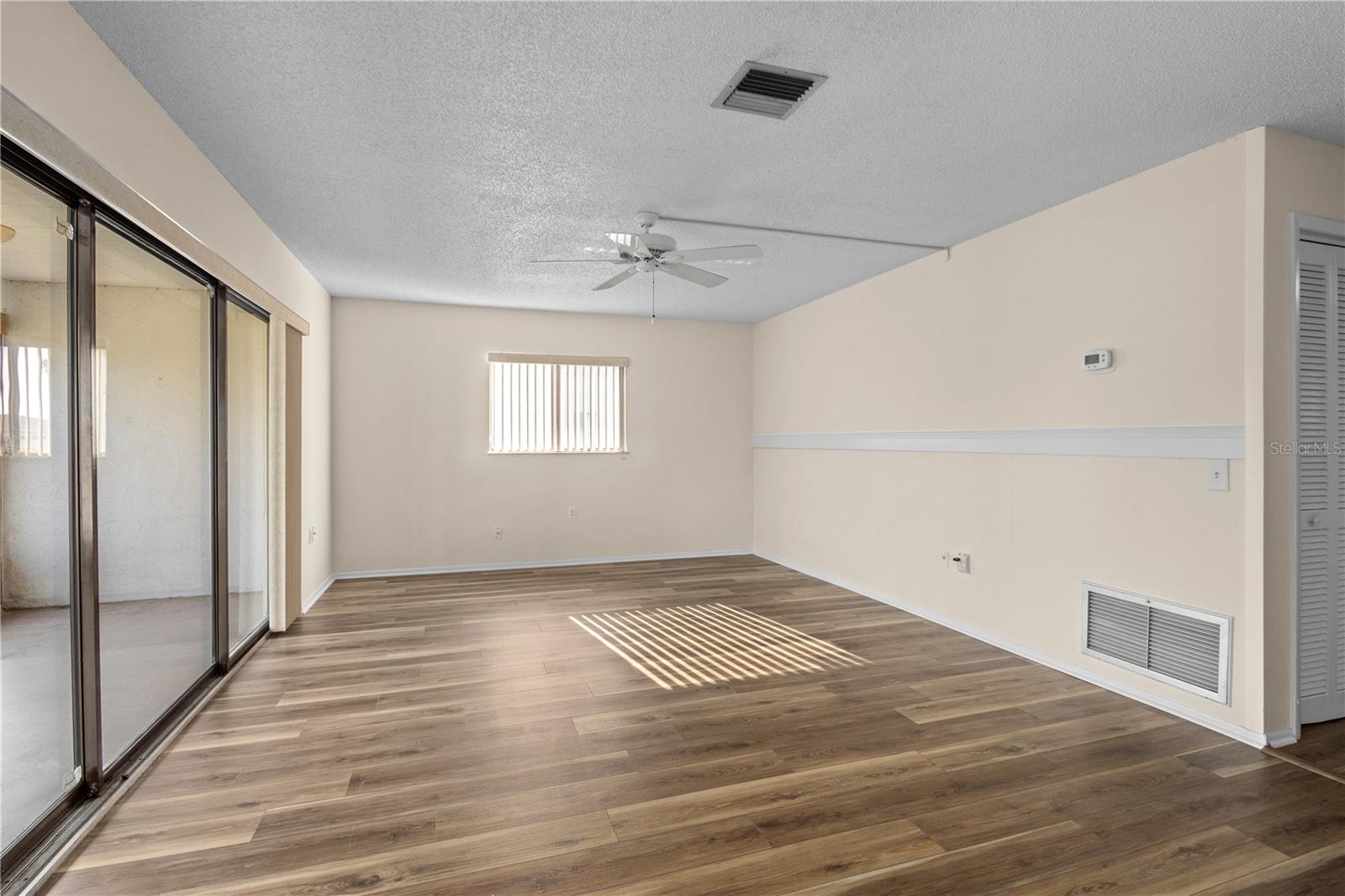 Image 3 of 26 For 1728 Lakeside Court 1720b