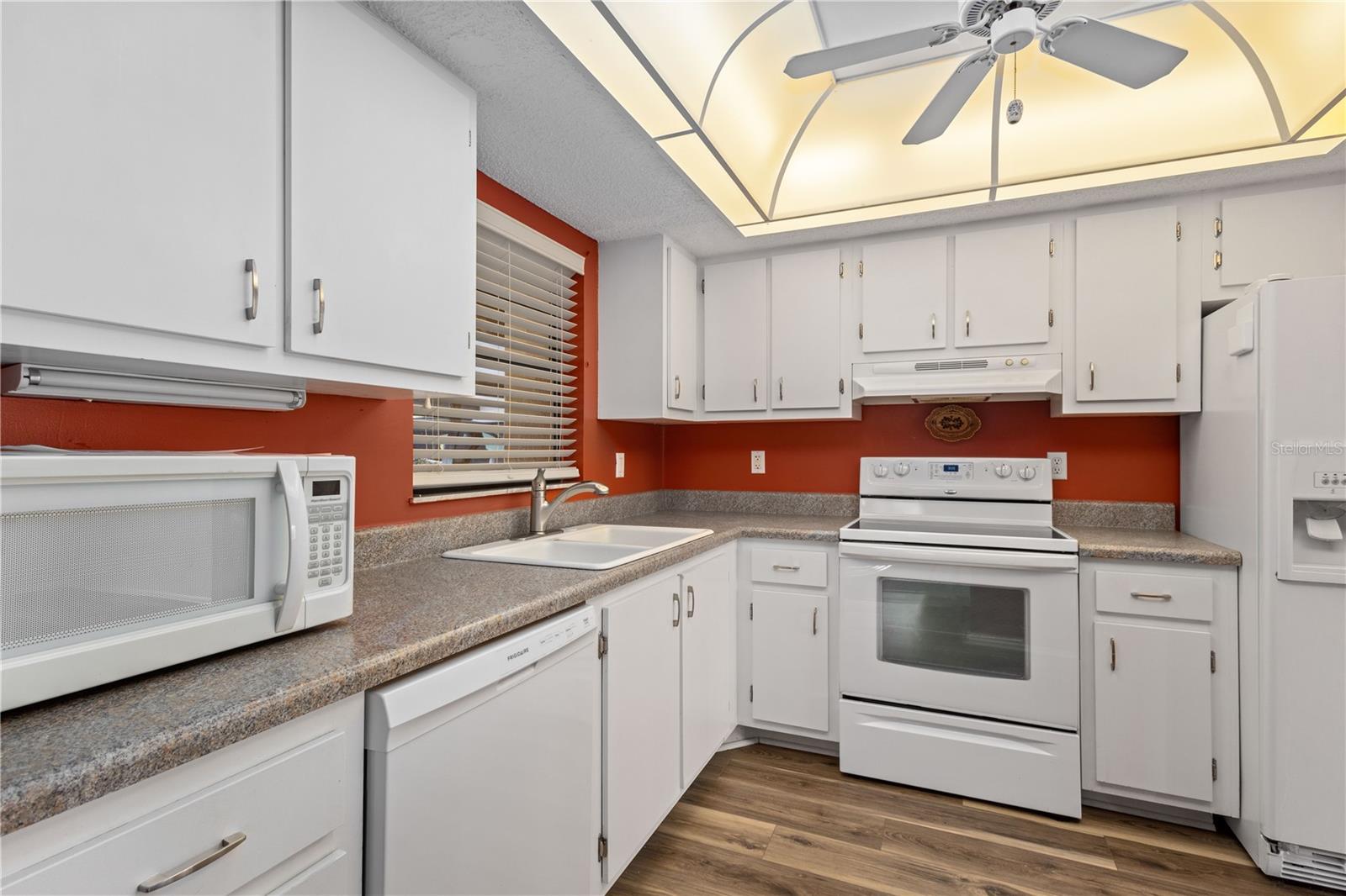 Image 9 of 26 For 1728 Lakeside Court 1720b
