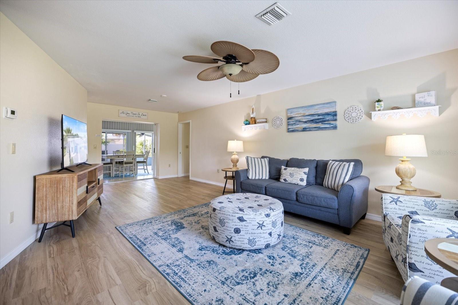 Image 4 of 33 For 9277 Saint Catherine Avenue