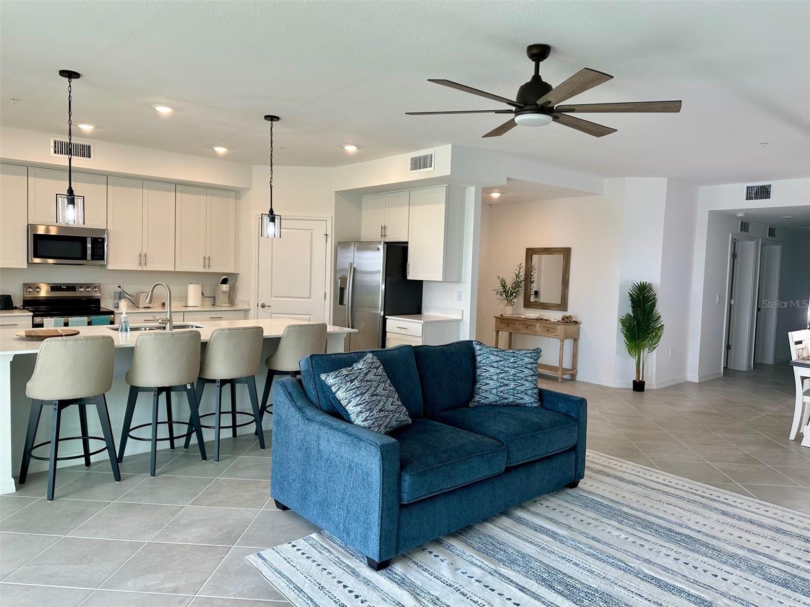 Image 7 of 40 For 12680 Radiance Court 102