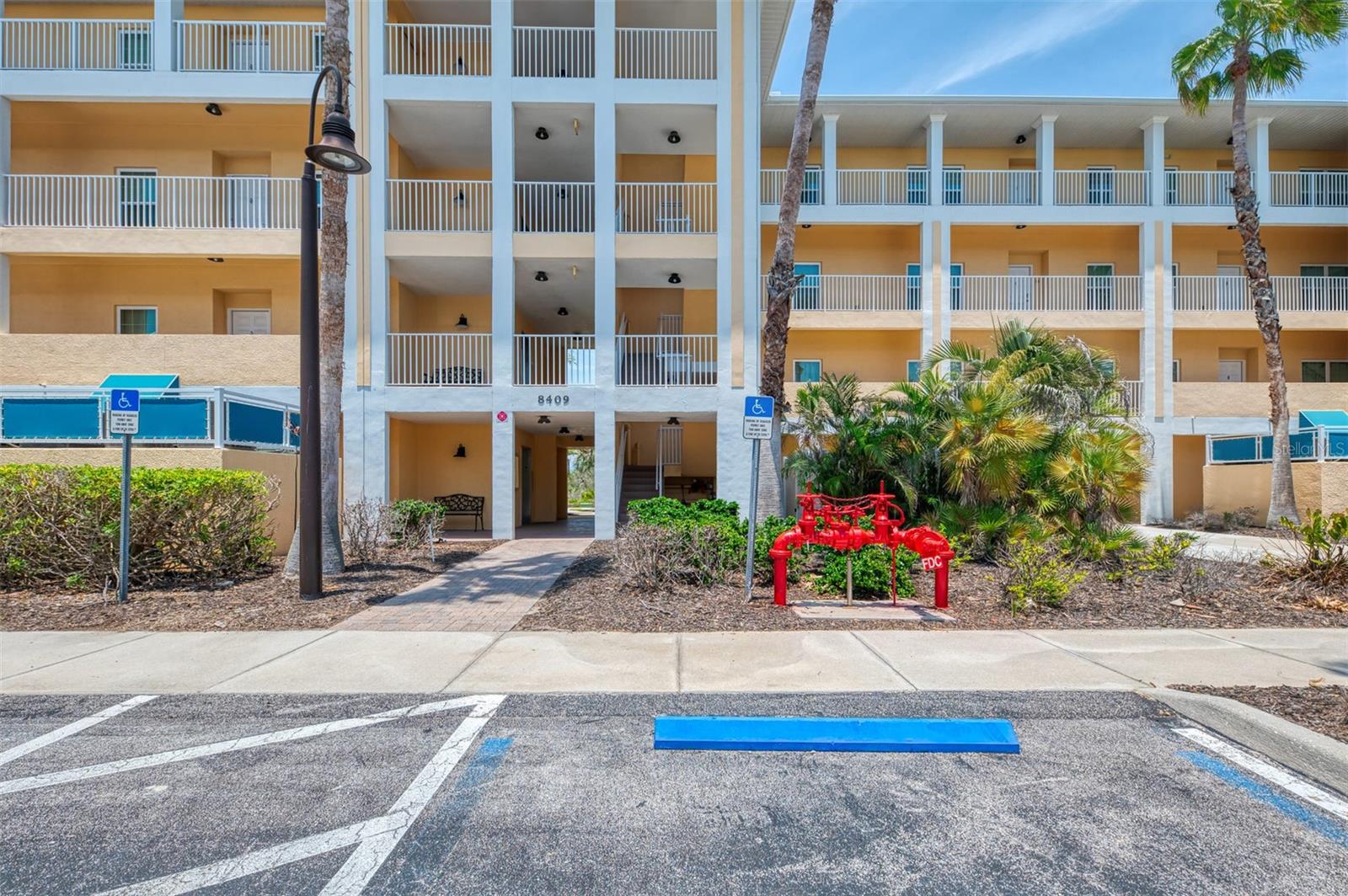 Image 6 of 67 For 8409 Placida Road 206
