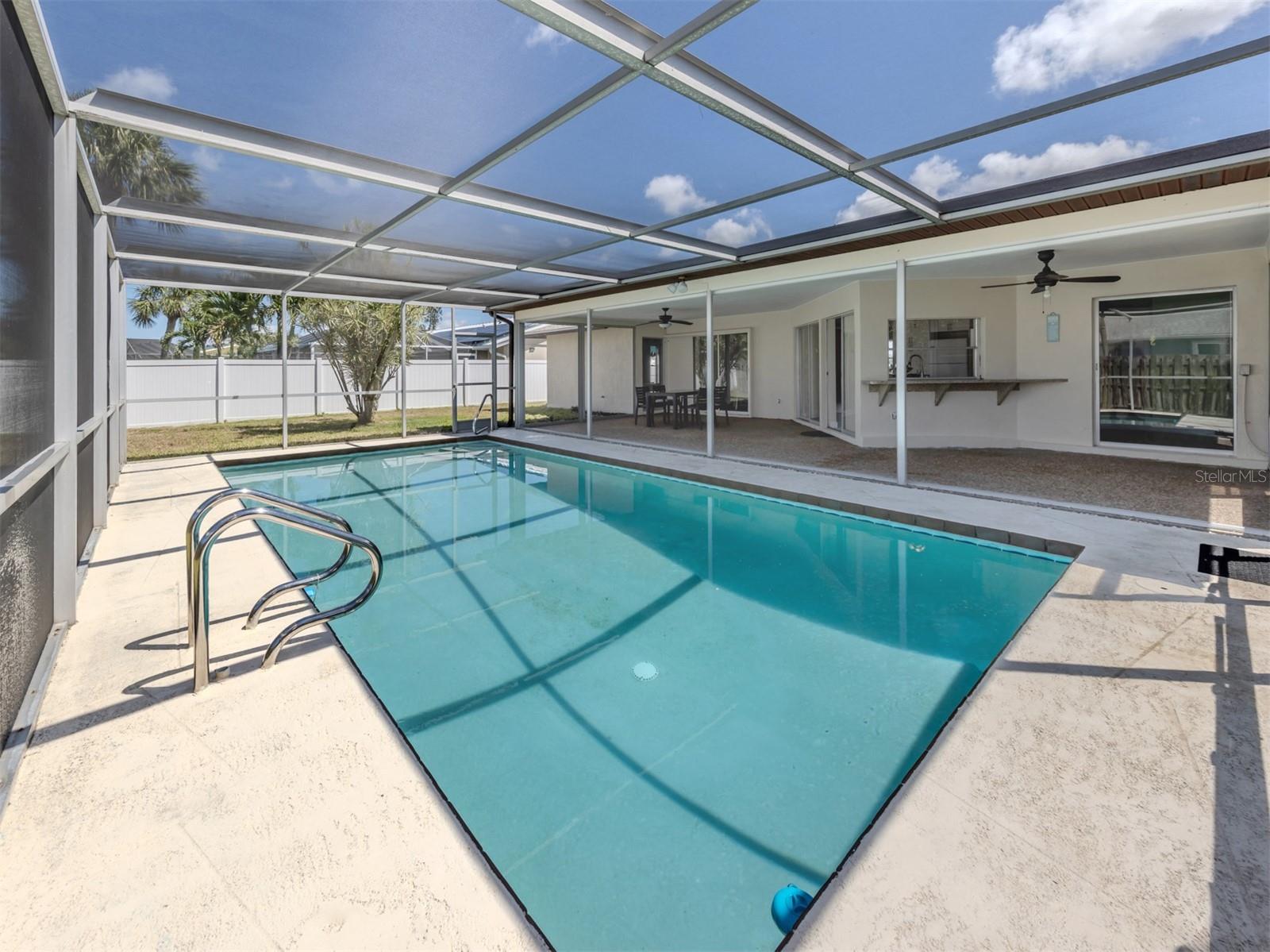 Image 10 of 82 For 1229 Lucaya Avenue