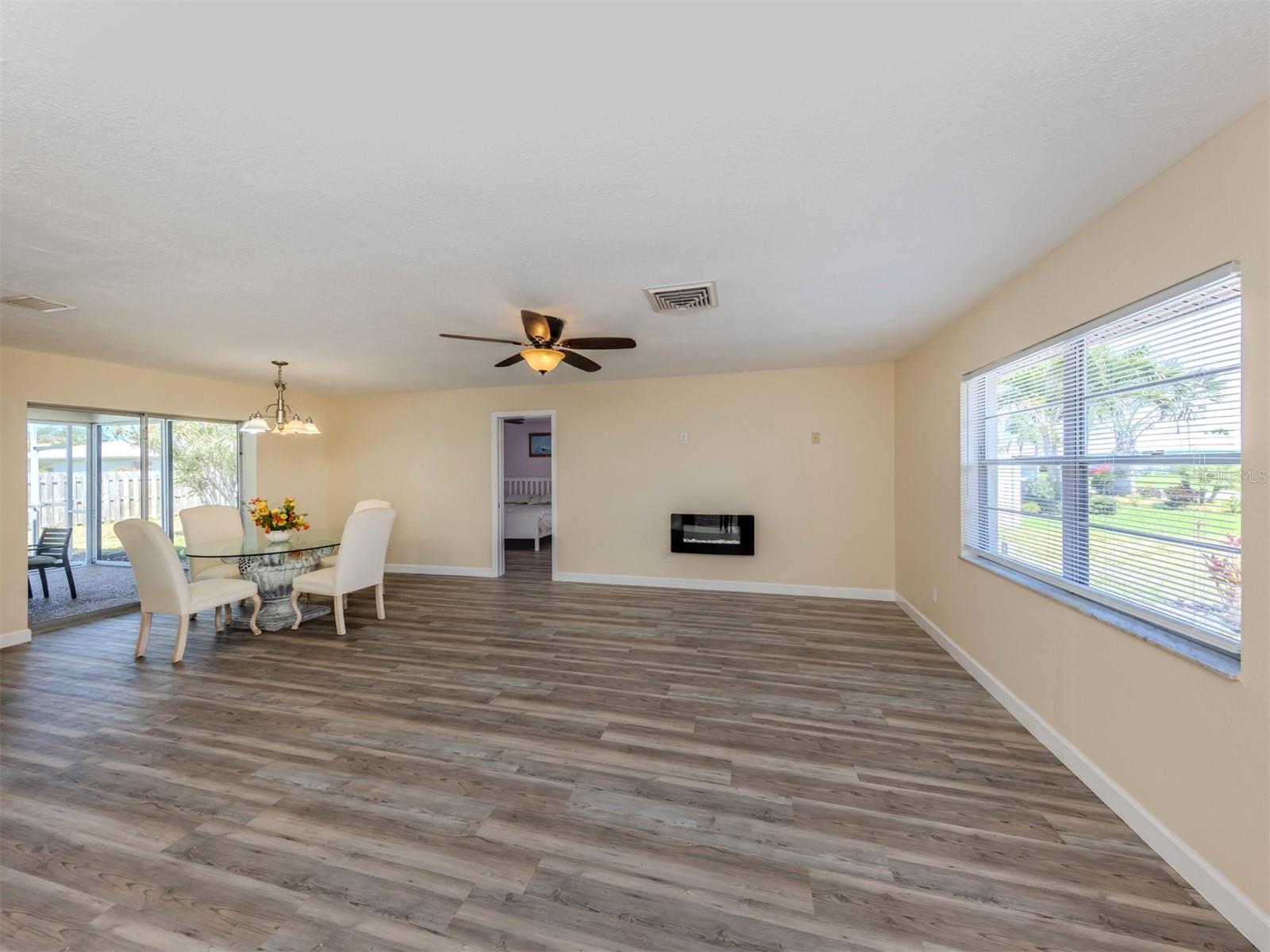 Image 16 of 82 For 1229 Lucaya Avenue