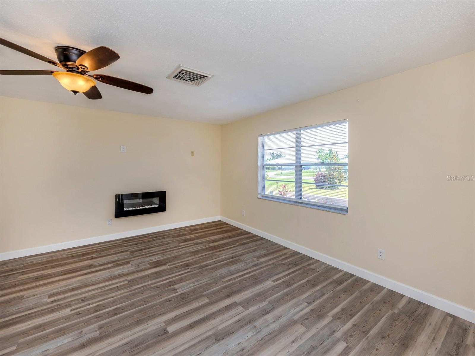 Image 17 of 82 For 1229 Lucaya Avenue