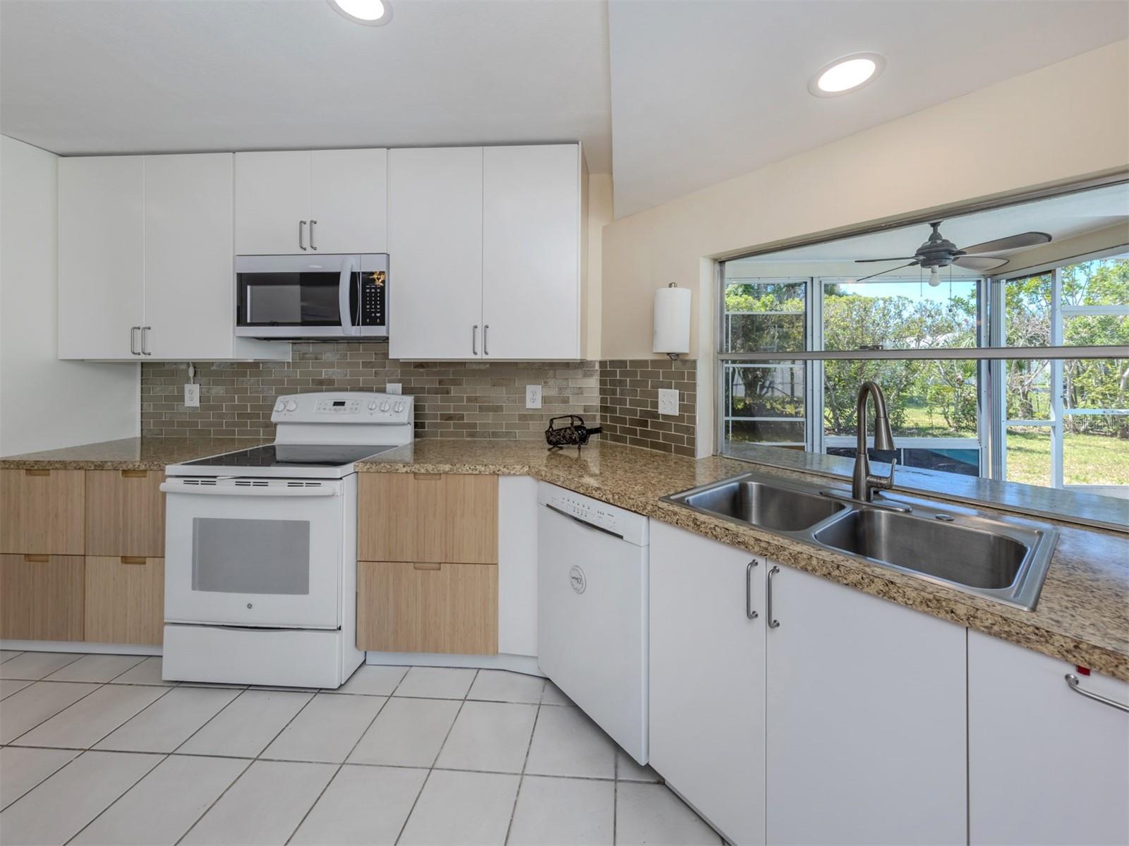 Image 21 of 82 For 1229 Lucaya Avenue