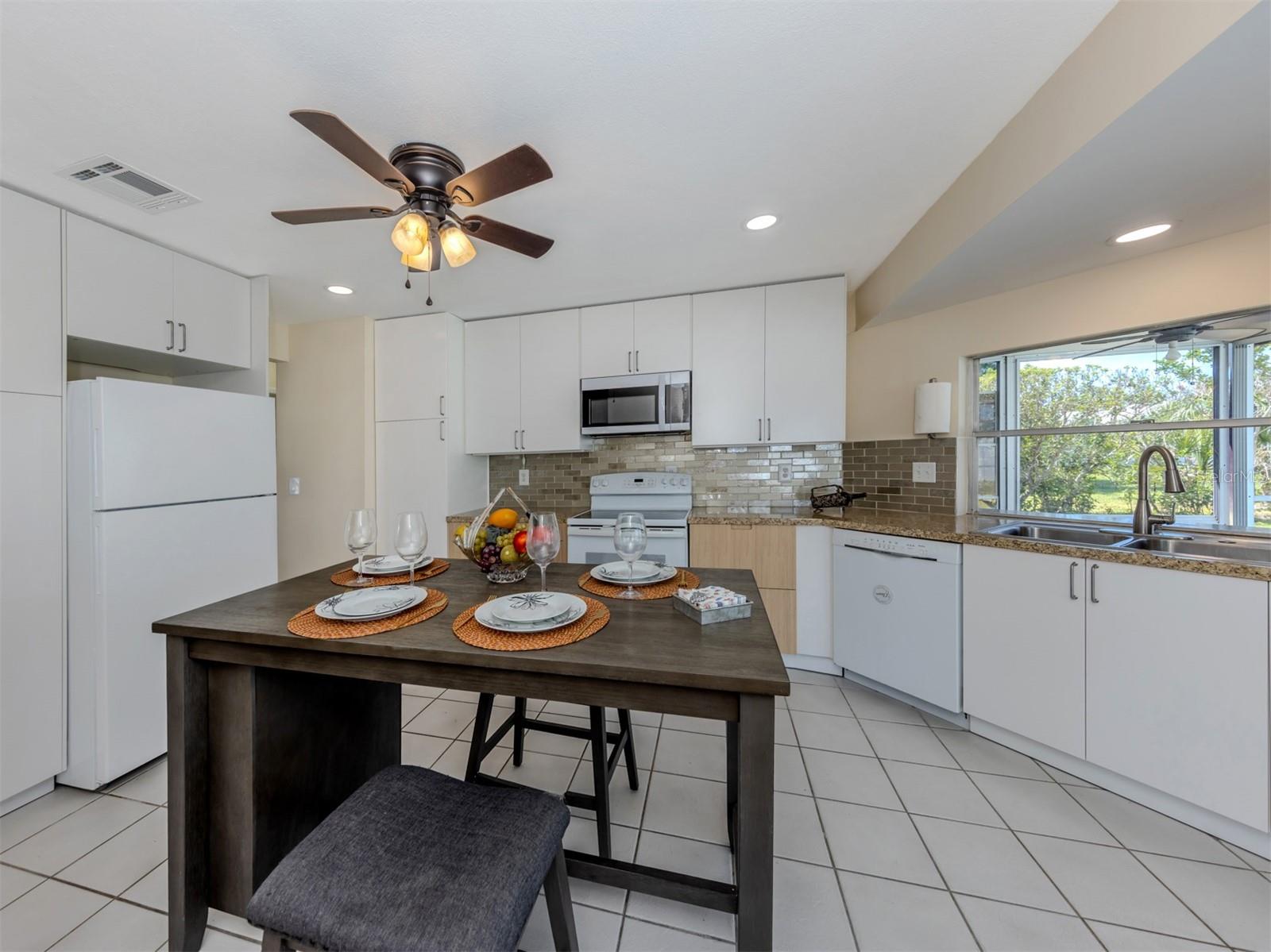 Image 22 of 82 For 1229 Lucaya Avenue