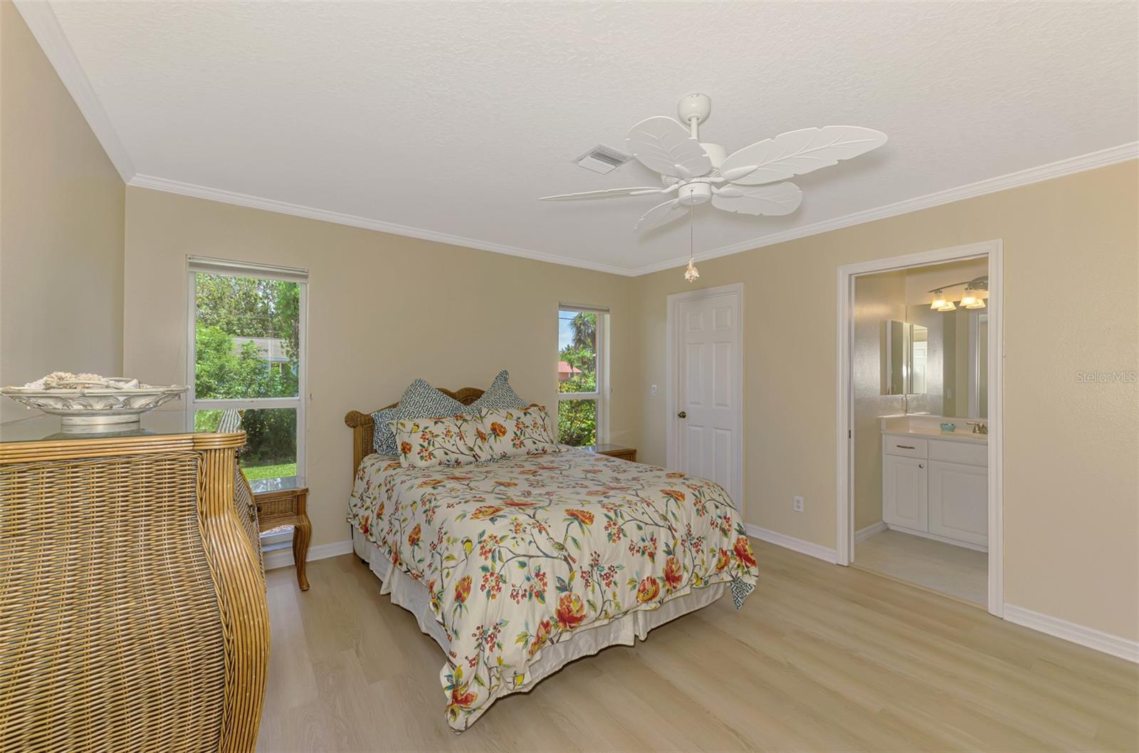 Image 23 of 47 For 331 Bucknell Road
