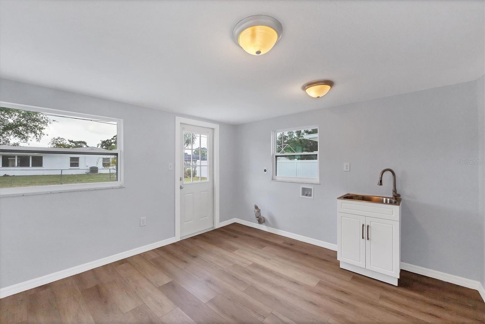 Image 21 of 35 For 3616 Lalani Boulevard