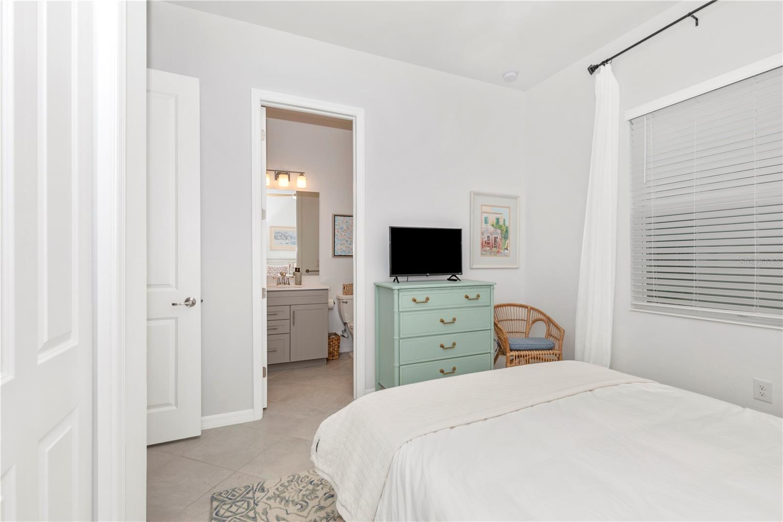 Image 29 of 100 For 17475 Jadestone Court