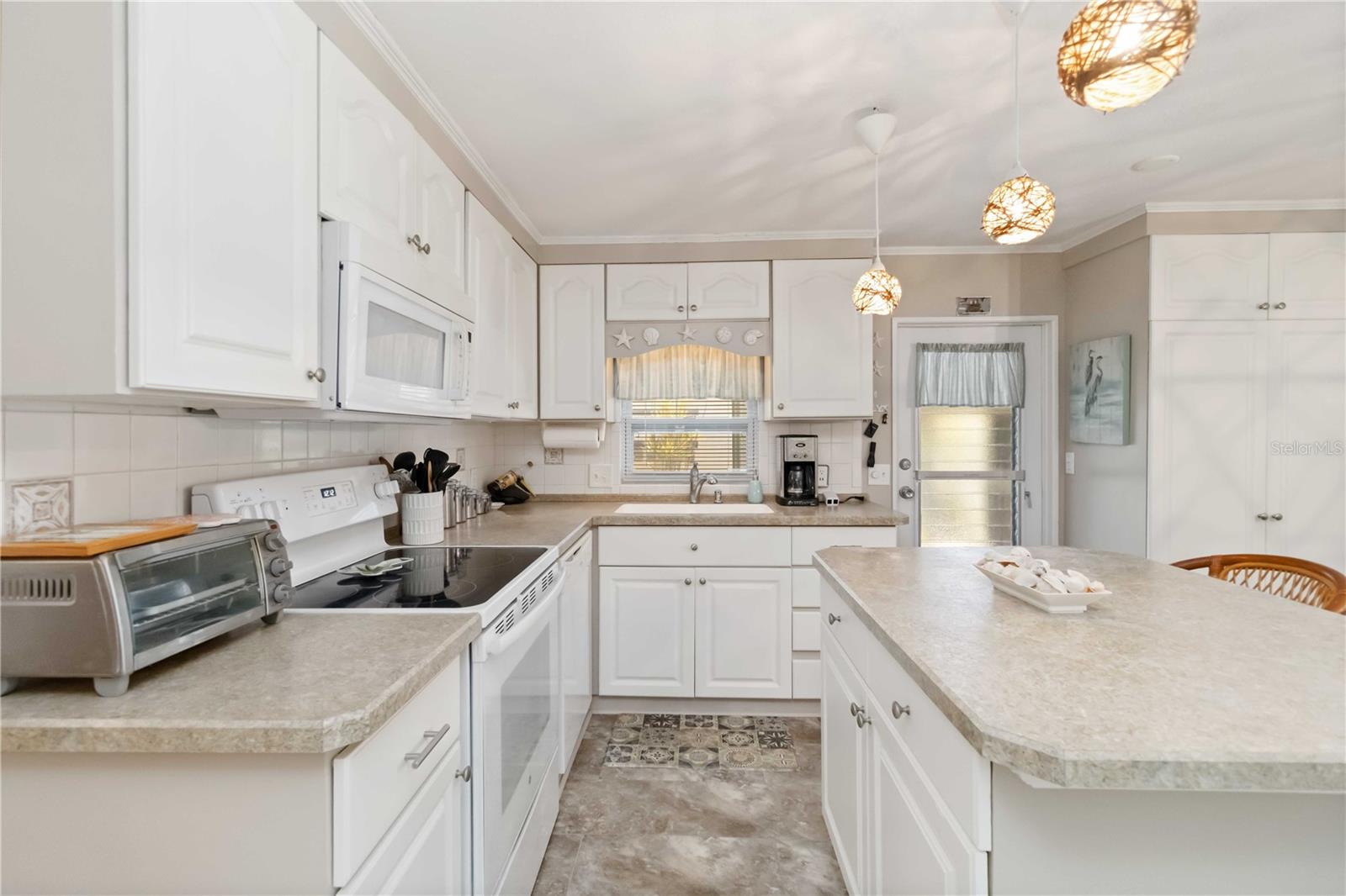 Image 10 of 59 For 491 Cervina Drive