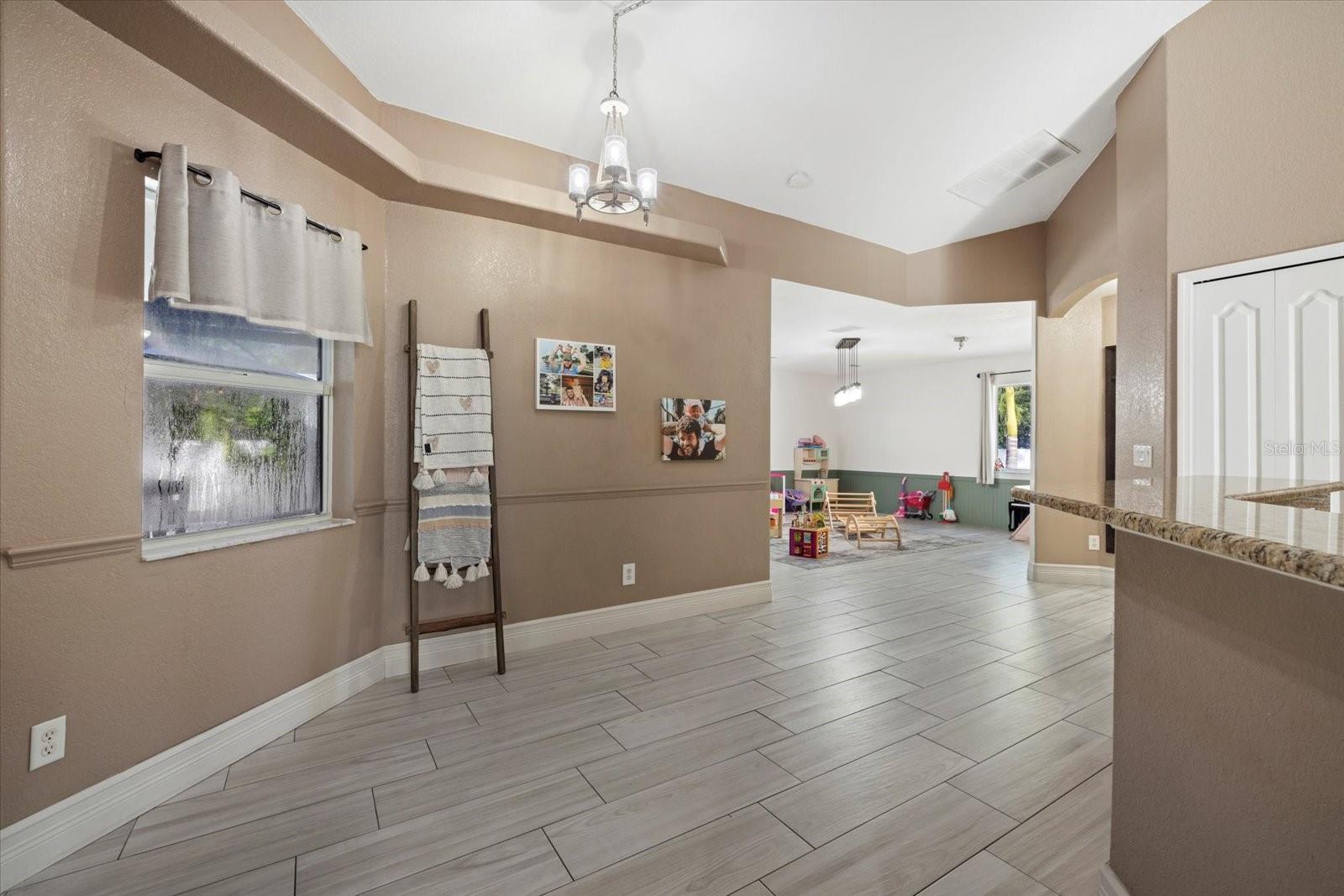 Listing photo id 10 for 2769 Dode Avenue
