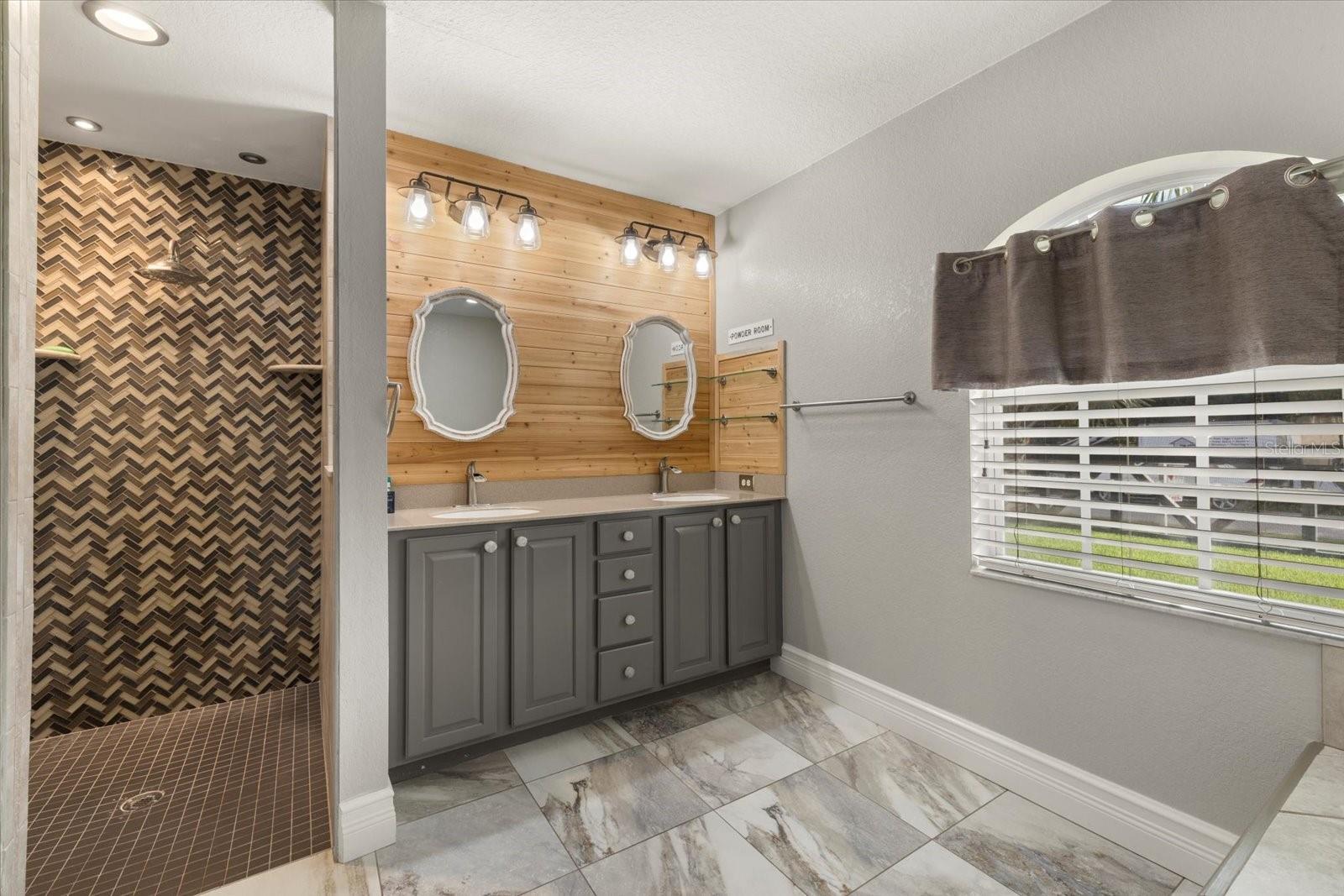 Listing photo id 24 for 2769 Dode Avenue