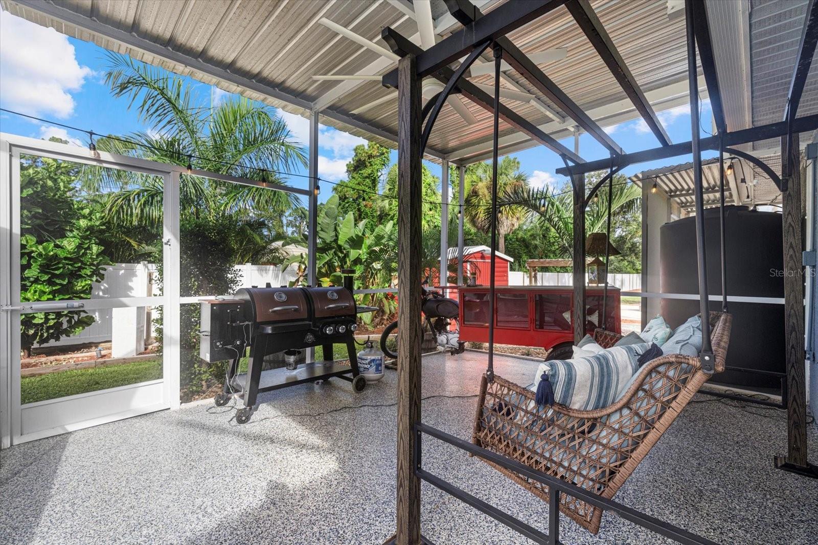 Listing photo id 31 for 2769 Dode Avenue