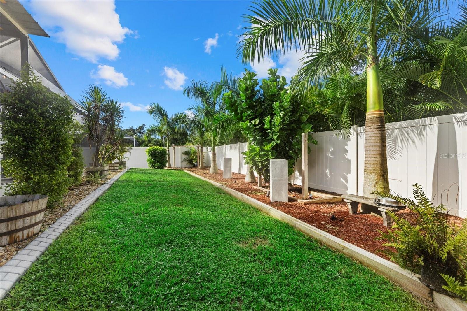 Listing photo id 33 for 2769 Dode Avenue