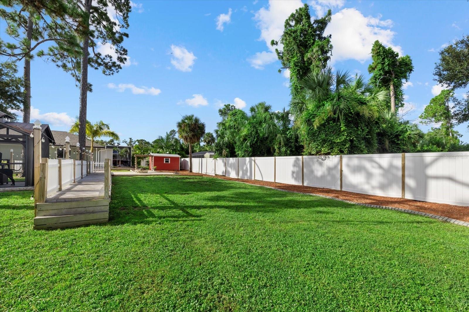 Listing photo id 35 for 2769 Dode Avenue