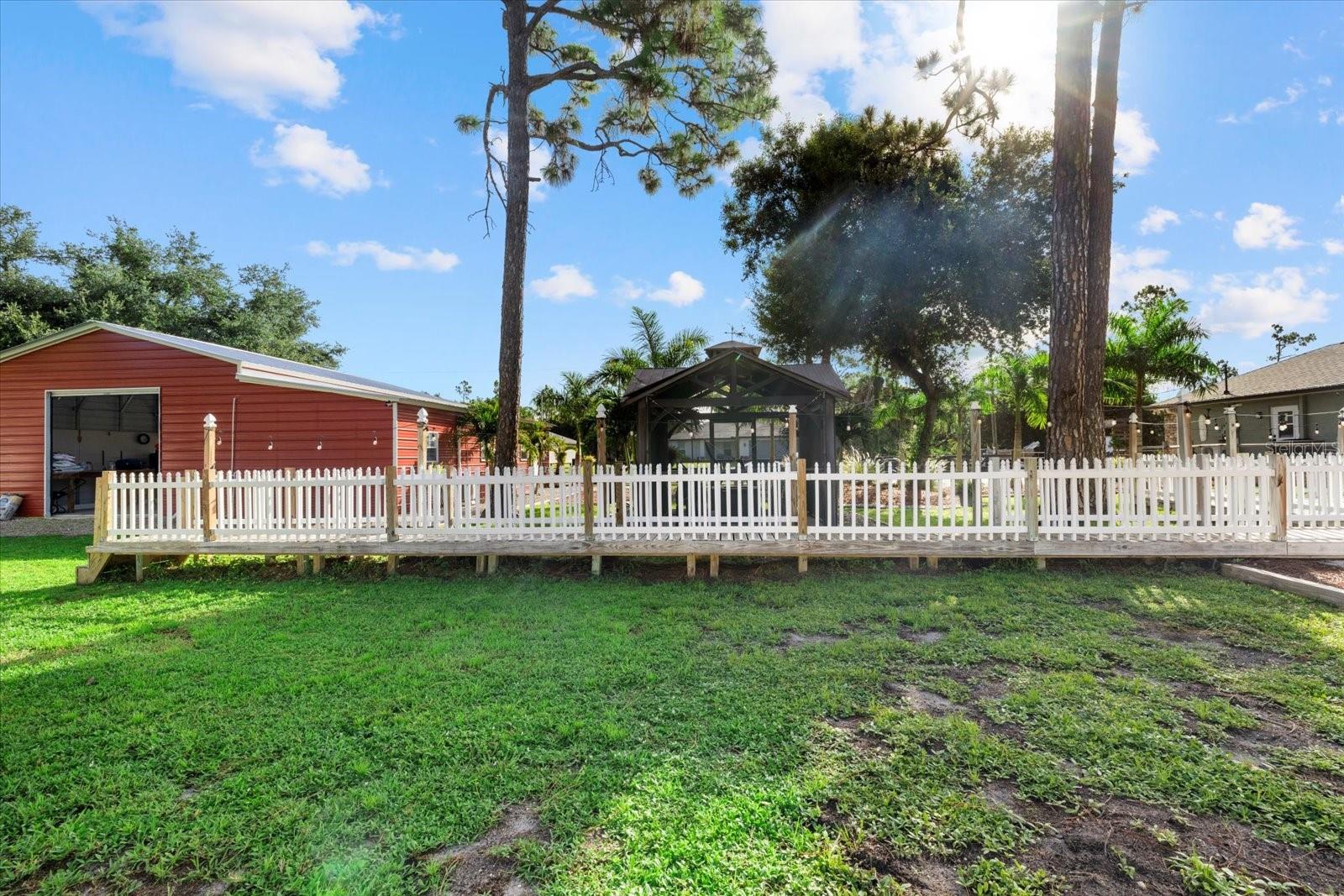 Listing photo id 36 for 2769 Dode Avenue