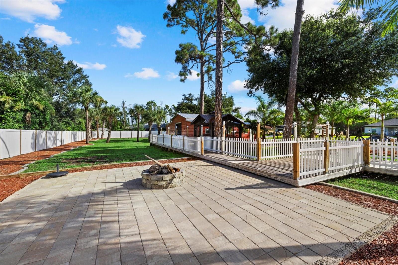 Listing photo id 37 for 2769 Dode Avenue