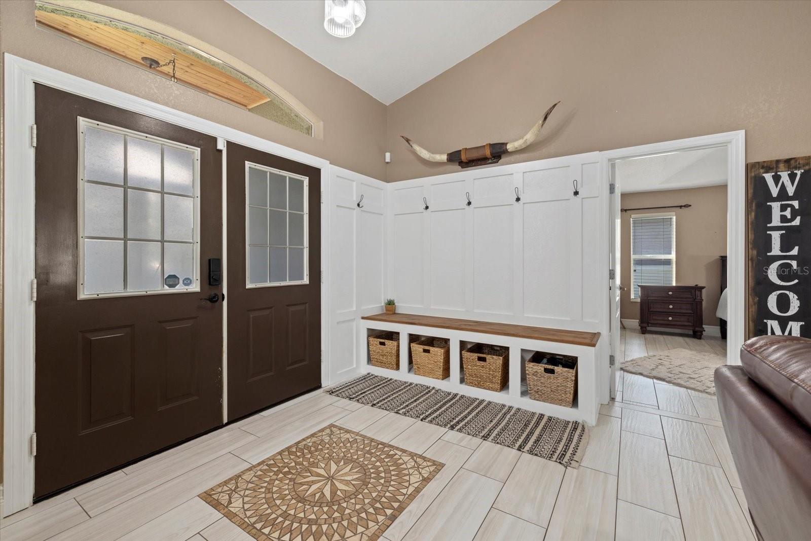 Listing photo id 2 for 2769 Dode Avenue