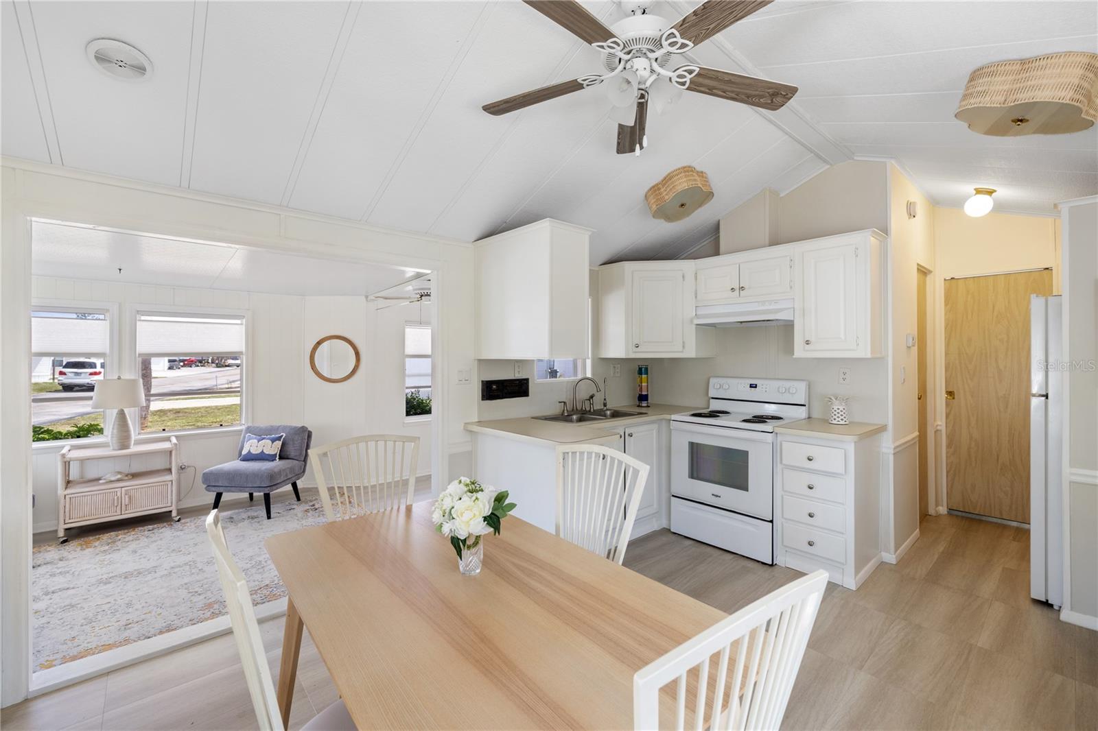 Image 10 of 45 For 1475 Flamingo Drive 143
