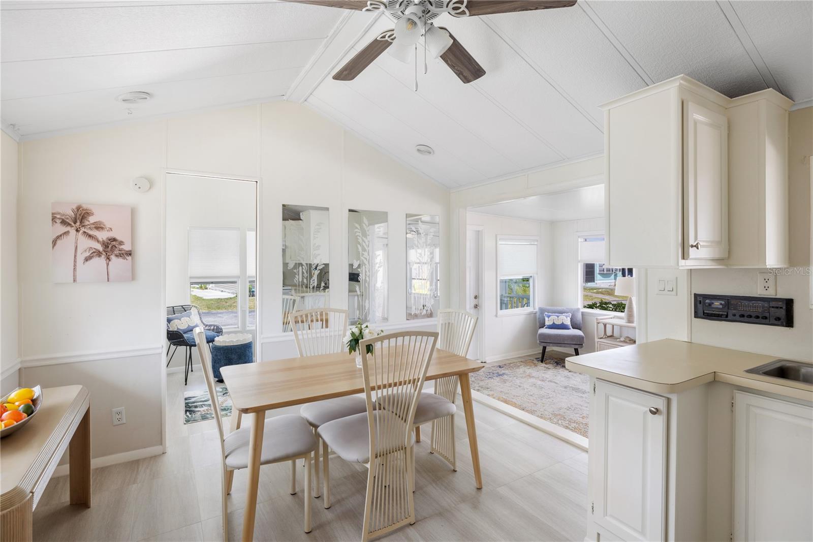 Image 11 of 45 For 1475 Flamingo Drive 143
