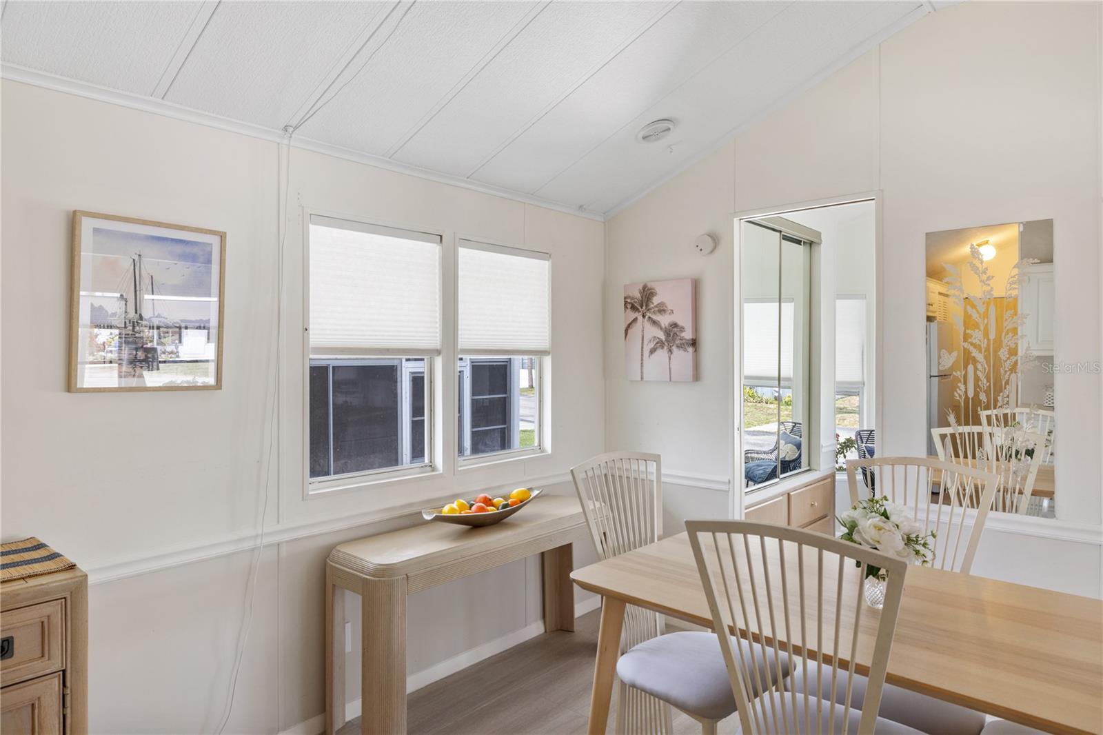 Image 12 of 45 For 1475 Flamingo Drive 143