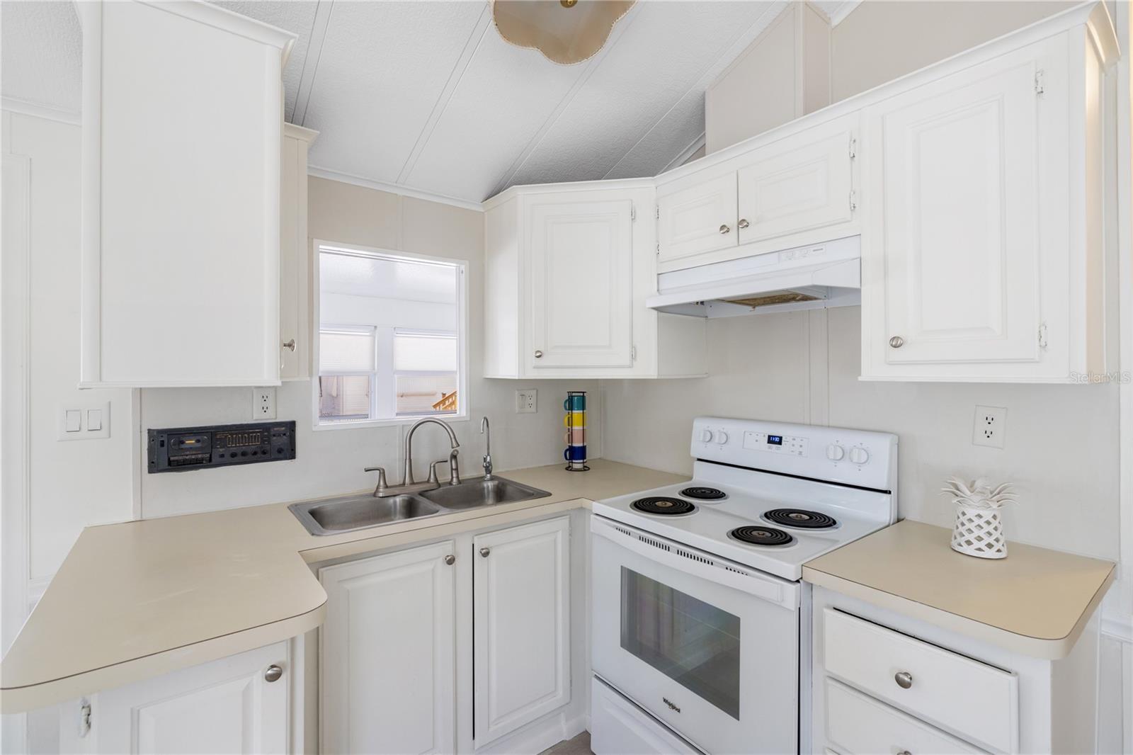 Image 13 of 45 For 1475 Flamingo Drive 143