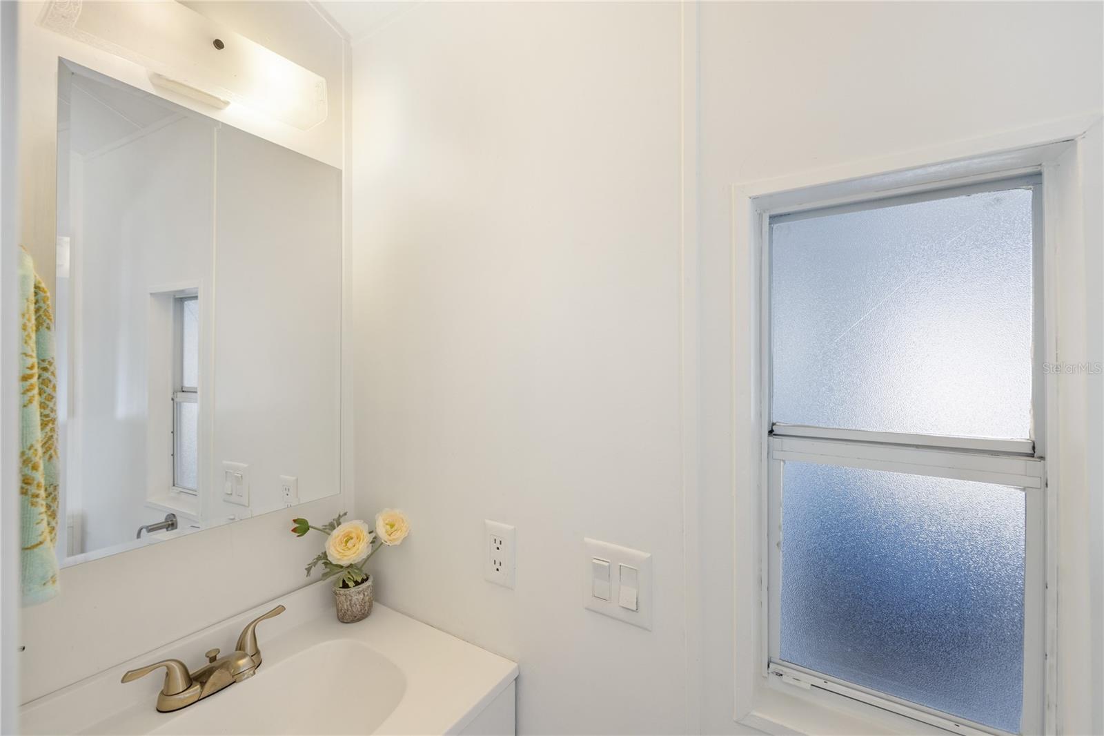 Image 21 of 45 For 1475 Flamingo Drive 143