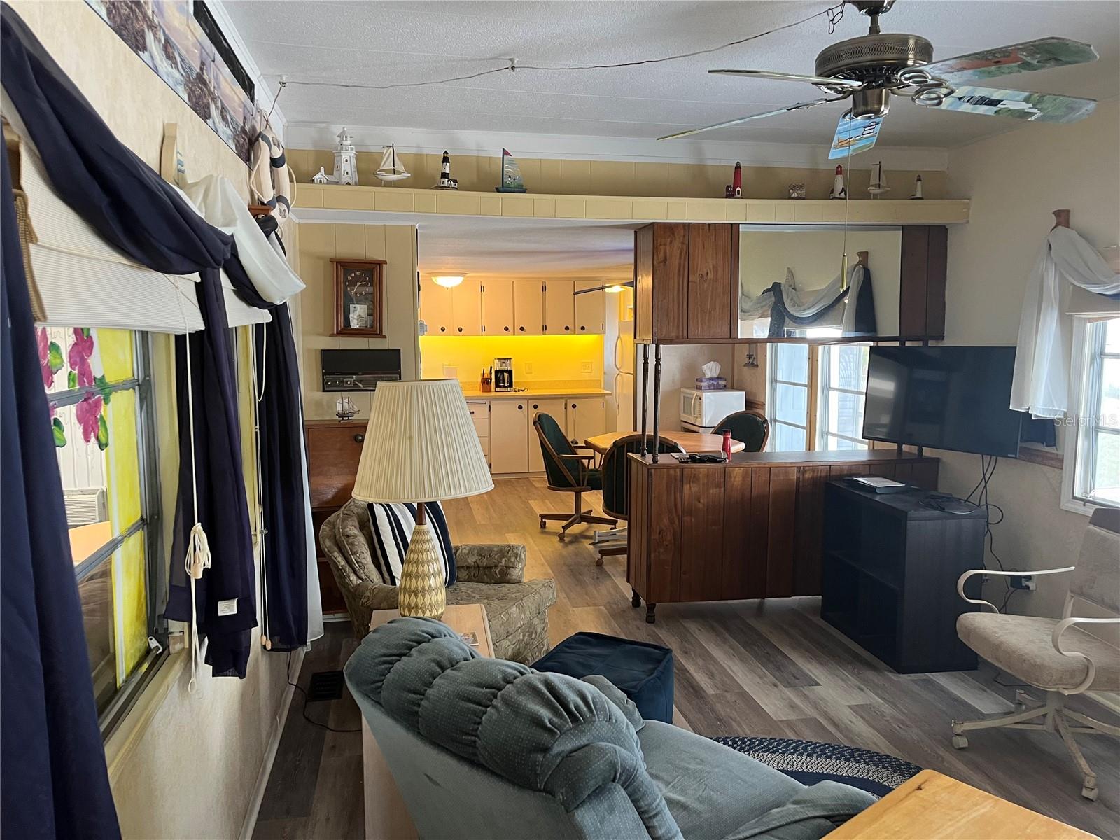 Image 11 of 40 For 834 Cervina Drive S