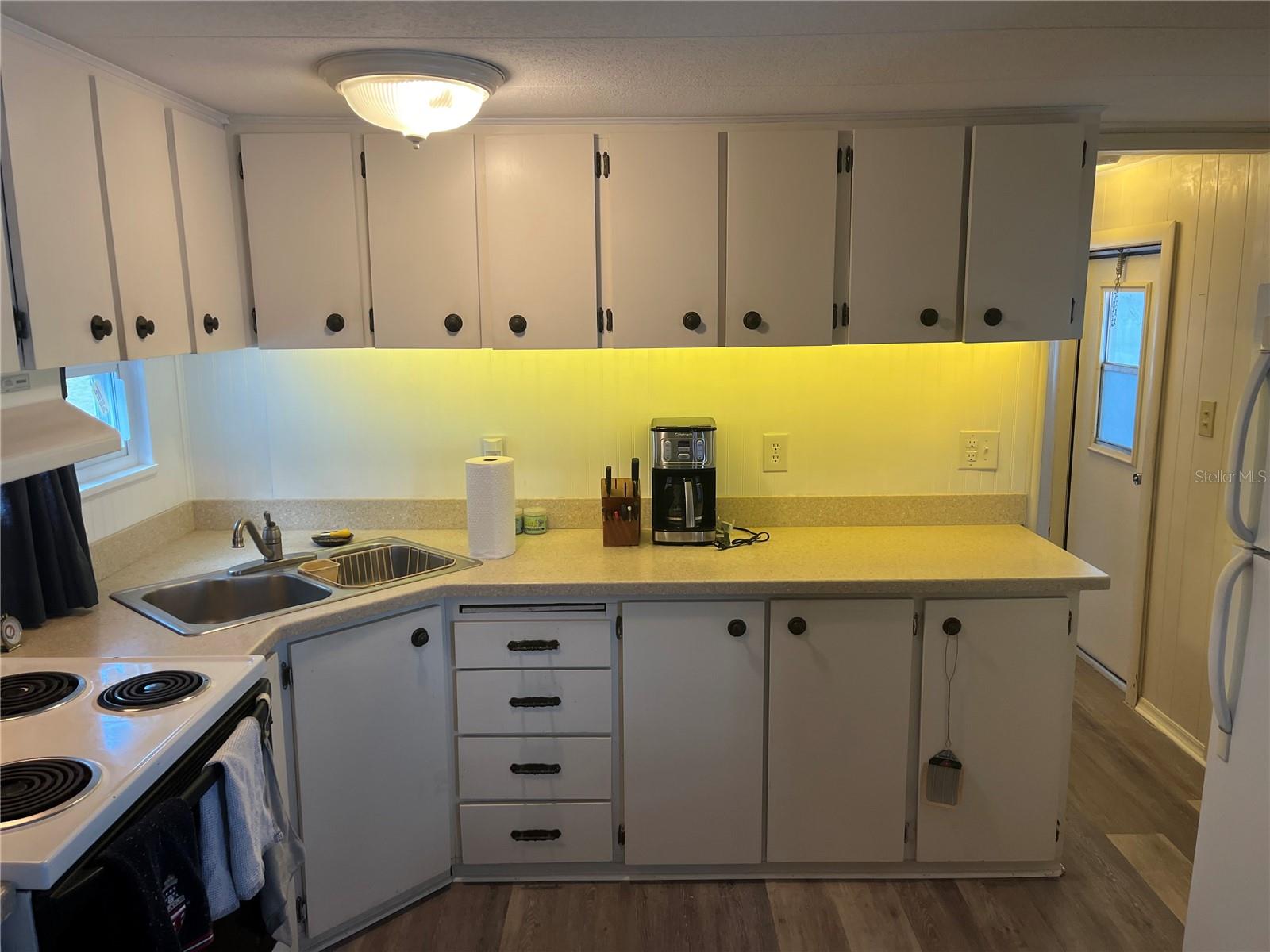 Image 18 of 40 For 834 Cervina Drive S