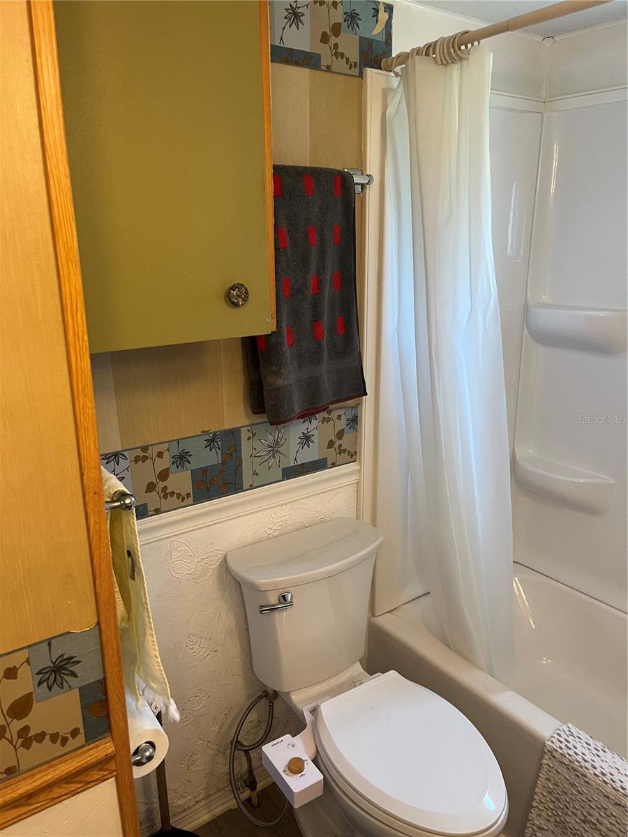 Image 33 of 40 For 834 Cervina Drive S