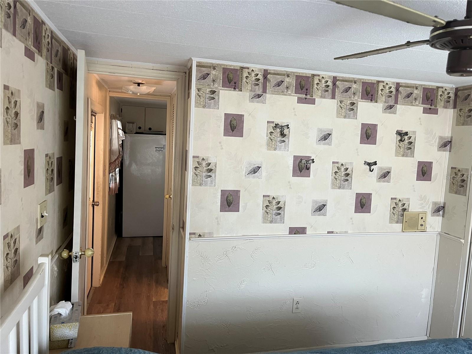Image 37 of 40 For 834 Cervina Drive S